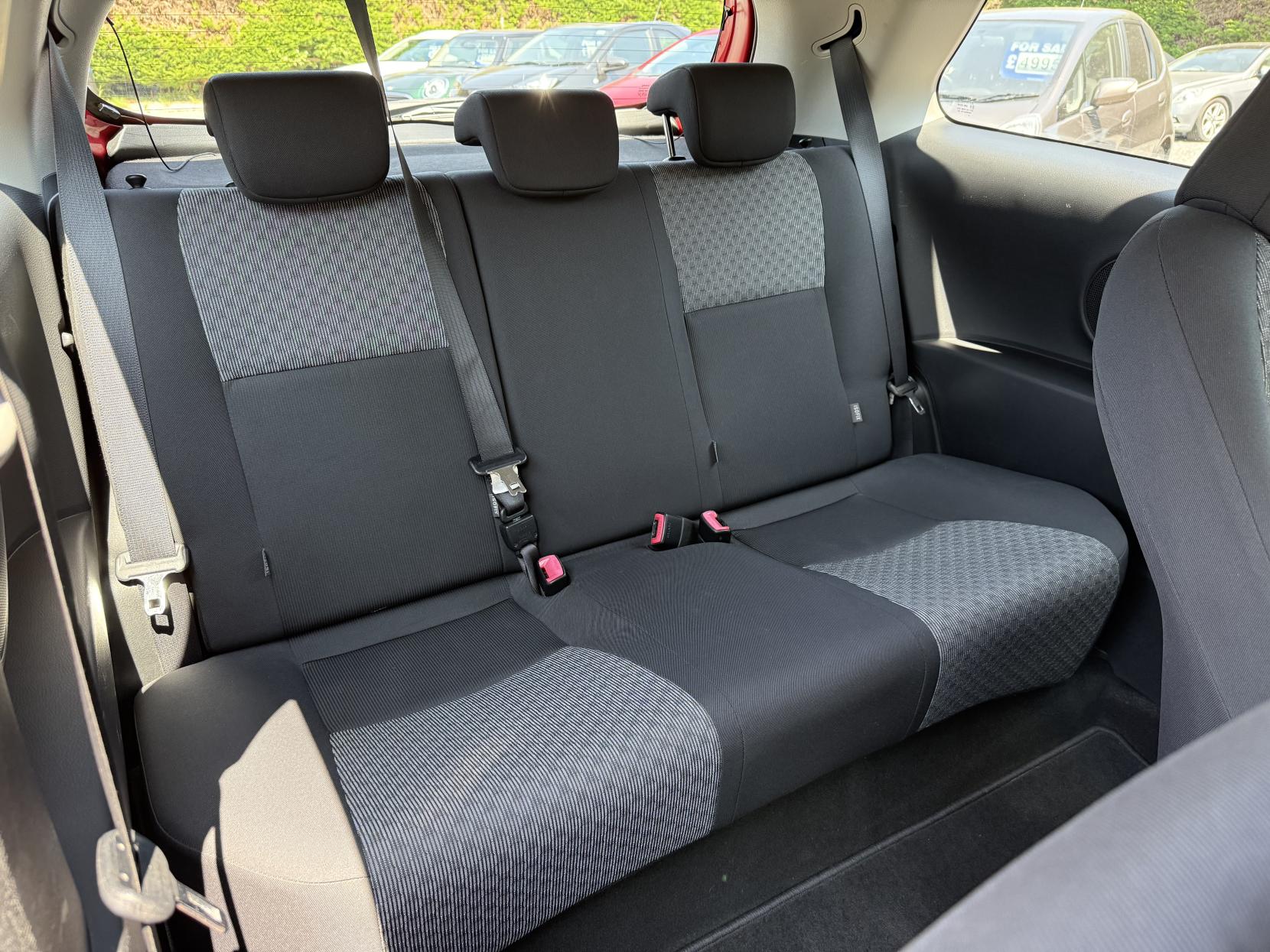 Toyota Yaris 1.0 VVT-i Icon Hatchback 3dr Petrol Manual Euro 6 (69 ps)