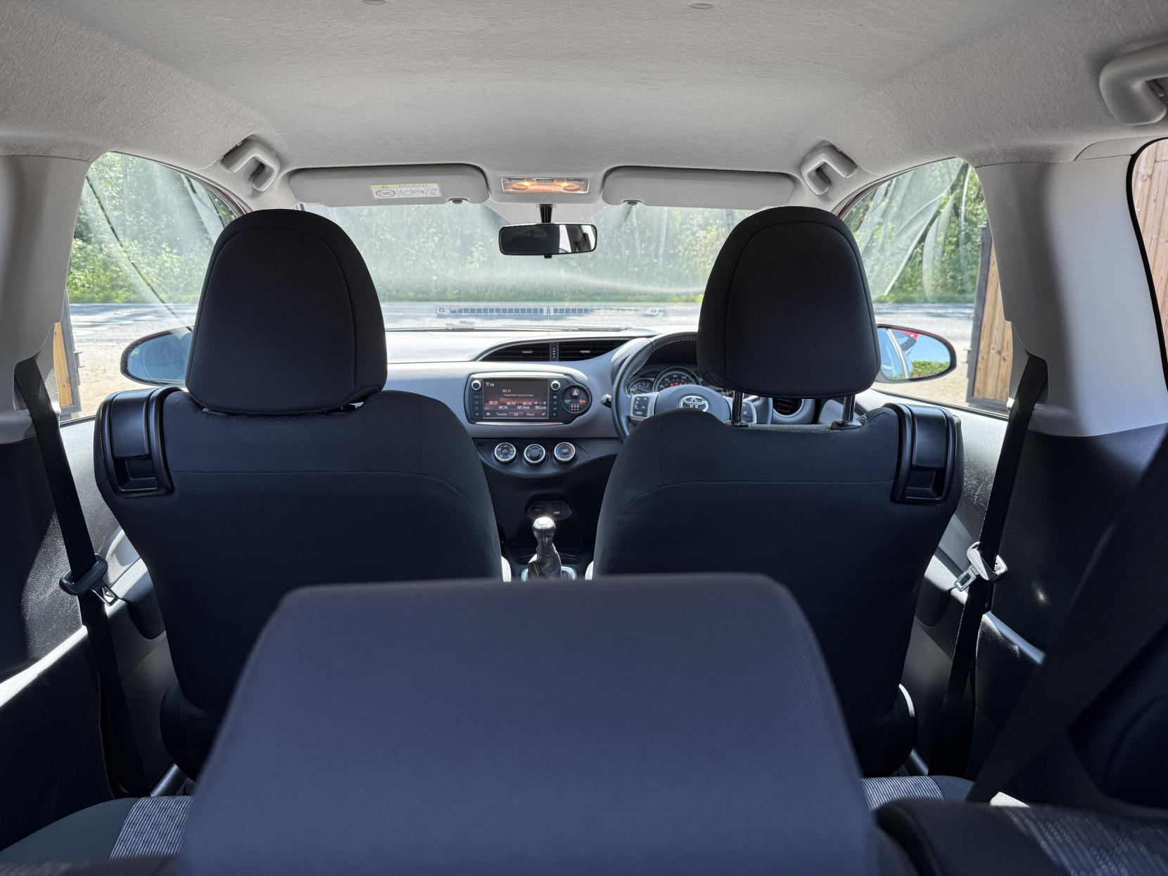 Toyota Yaris 1.0 VVT-i Icon Hatchback 3dr Petrol Manual Euro 6 (69 ps)