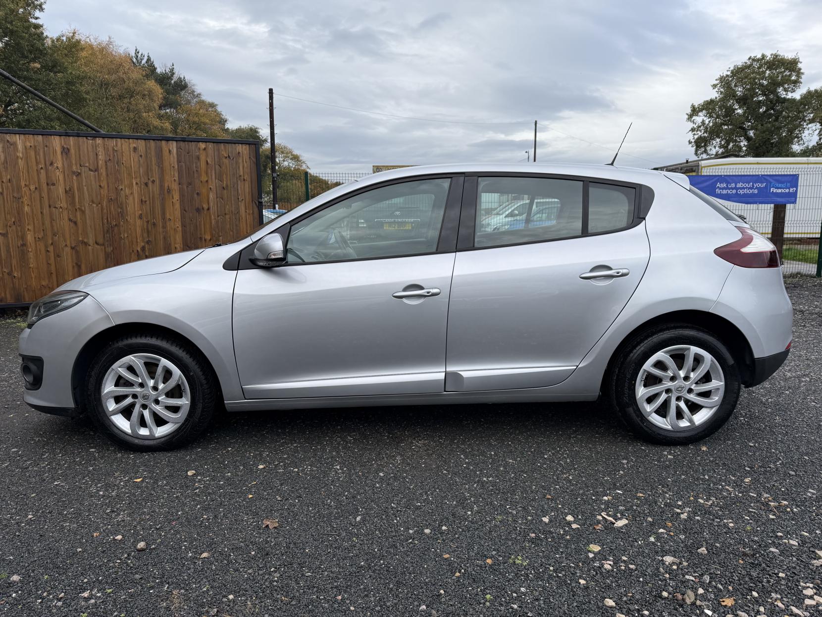 Renault Megane 1.5 dCi Dynamique Nav Hatchback 5dr Diesel Manual Euro 6 (s/s) (110 ps)