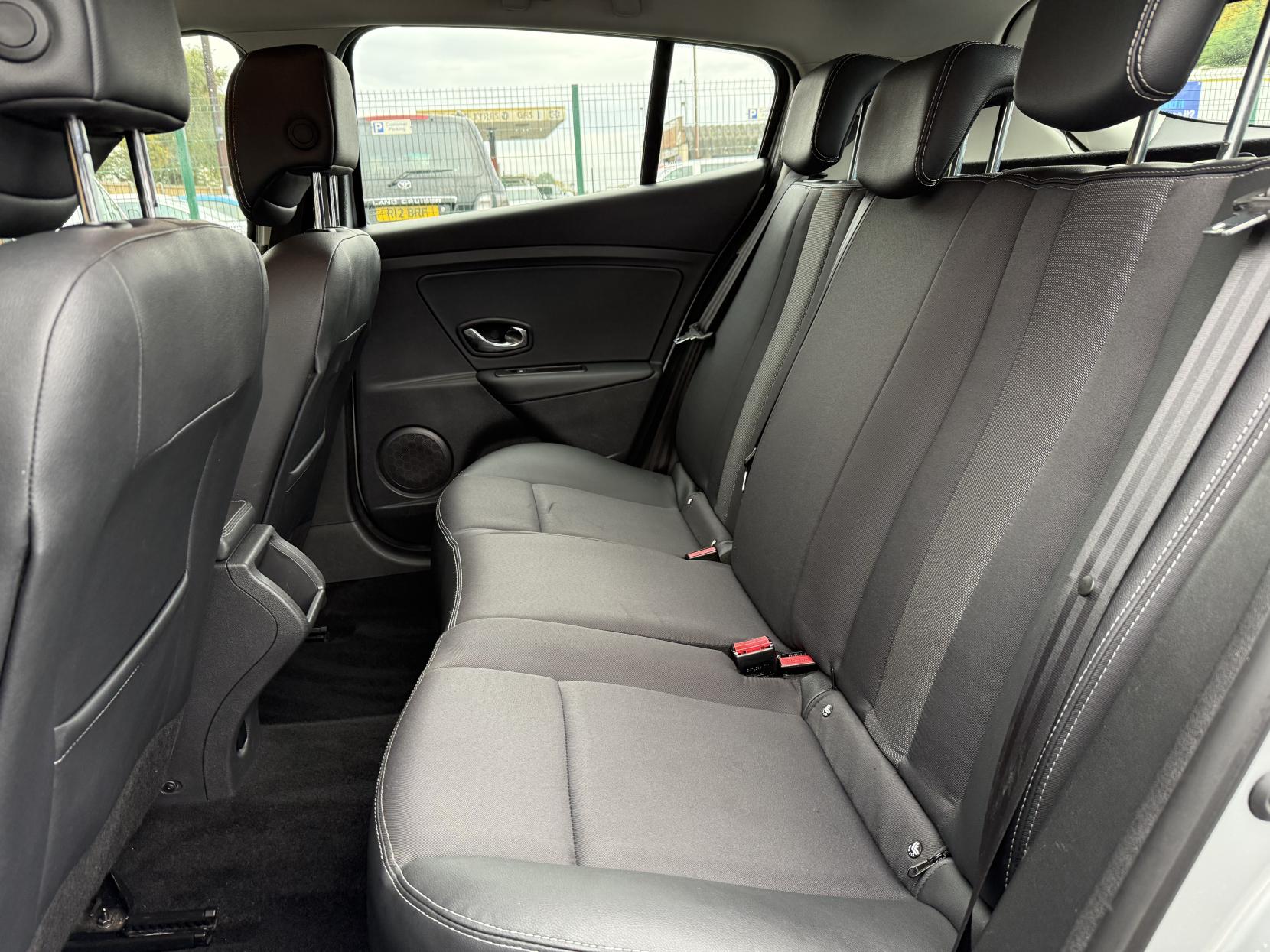 Renault Megane 1.5 dCi Dynamique Nav Hatchback 5dr Diesel Manual Euro 6 (s/s) (110 ps)