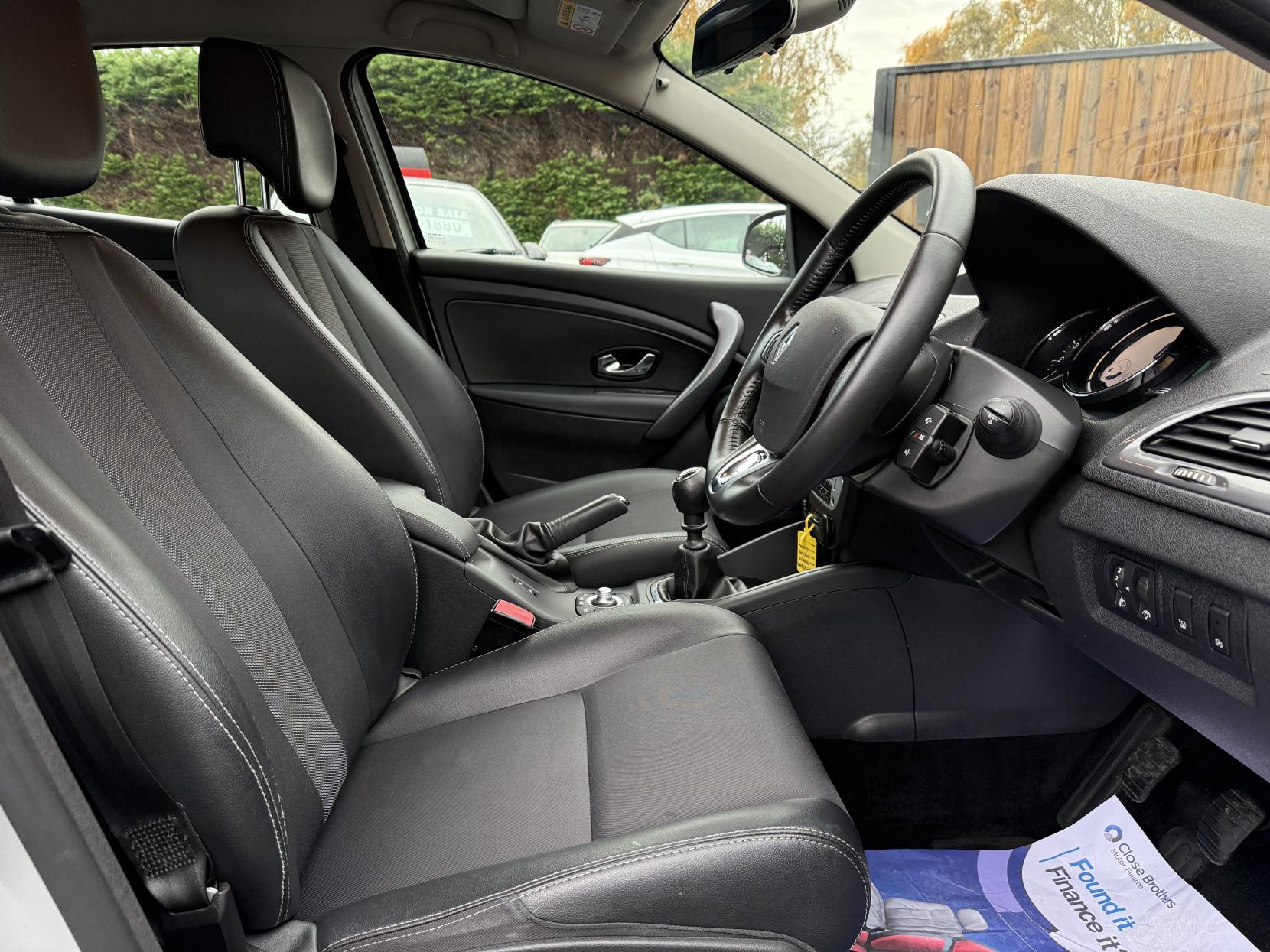 Renault Megane 1.5 dCi Dynamique Nav Hatchback 5dr Diesel Manual Euro 6 (s/s) (110 ps)