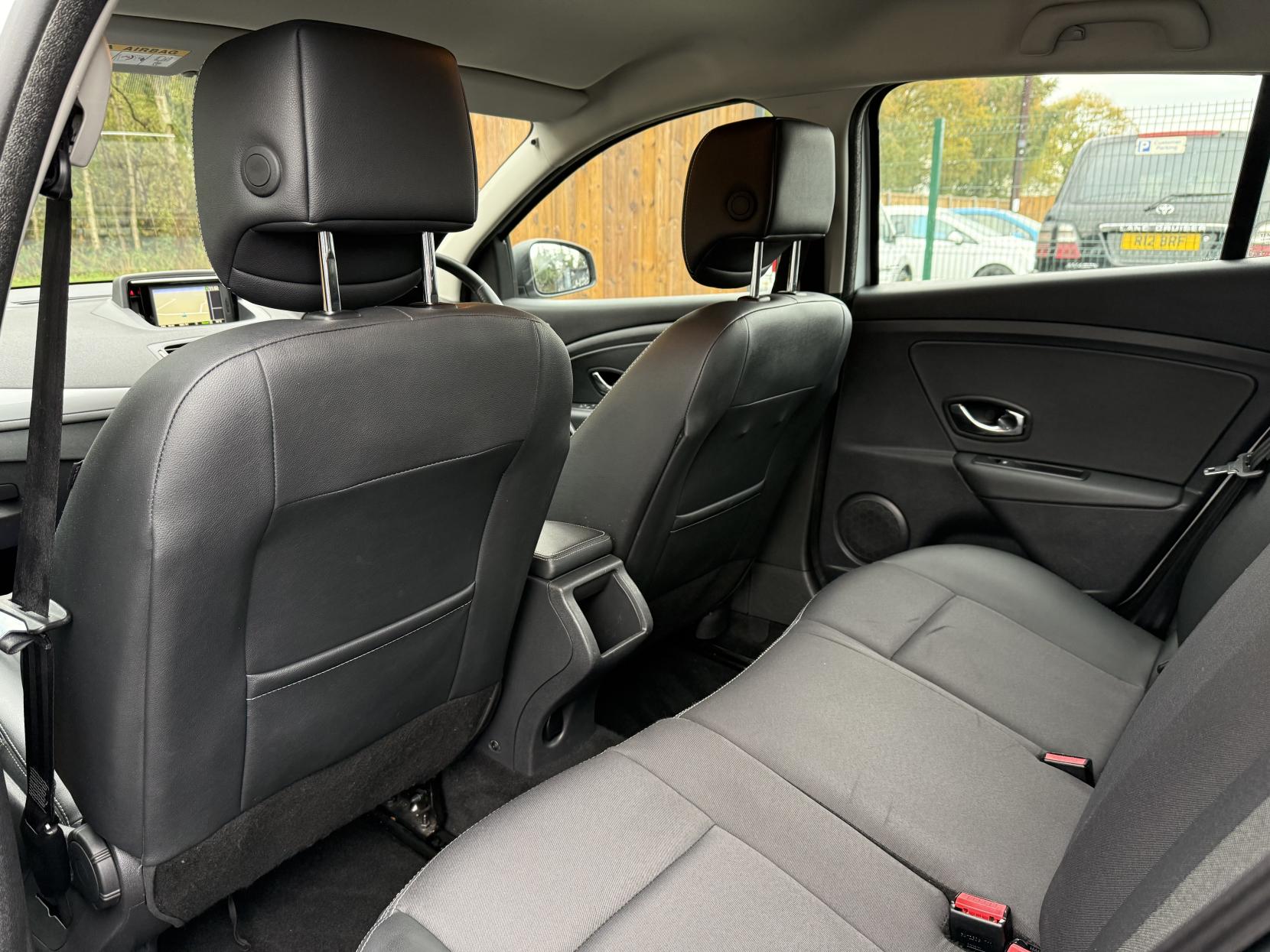 Renault Megane 1.5 dCi Dynamique Nav Hatchback 5dr Diesel Manual Euro 6 (s/s) (110 ps)