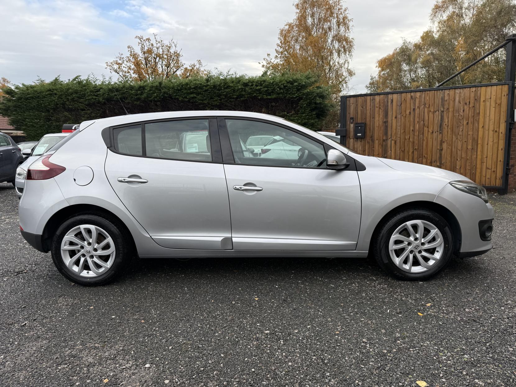 Renault Megane 1.5 dCi Dynamique Nav Hatchback 5dr Diesel Manual Euro 6 (s/s) (110 ps)