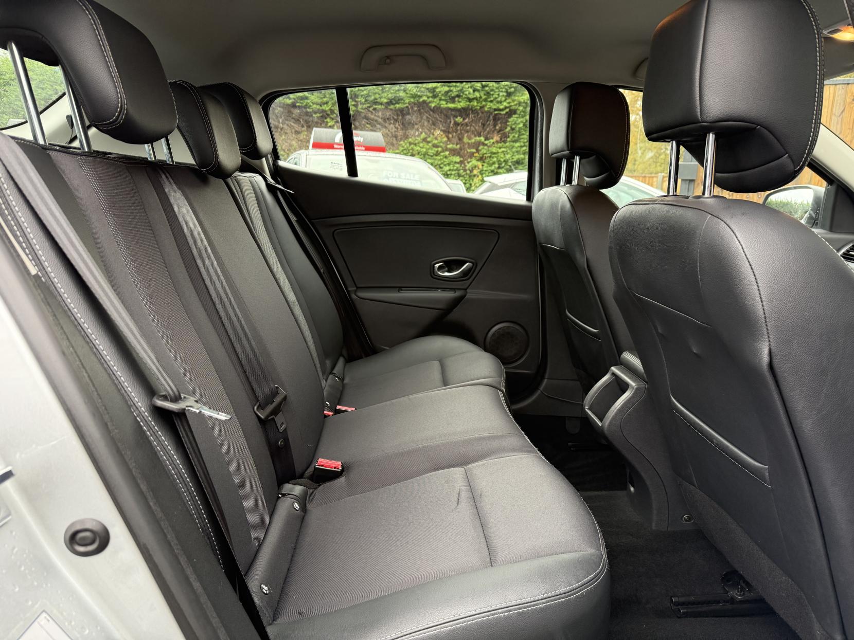 Renault Megane 1.5 dCi Dynamique Nav Hatchback 5dr Diesel Manual Euro 6 (s/s) (110 ps)