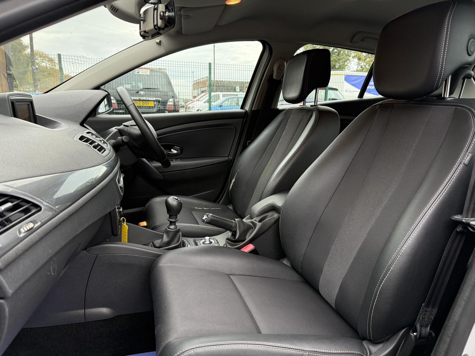 Renault Megane 1.5 dCi Dynamique Nav Hatchback 5dr Diesel Manual Euro 6 (s/s) (110 ps)