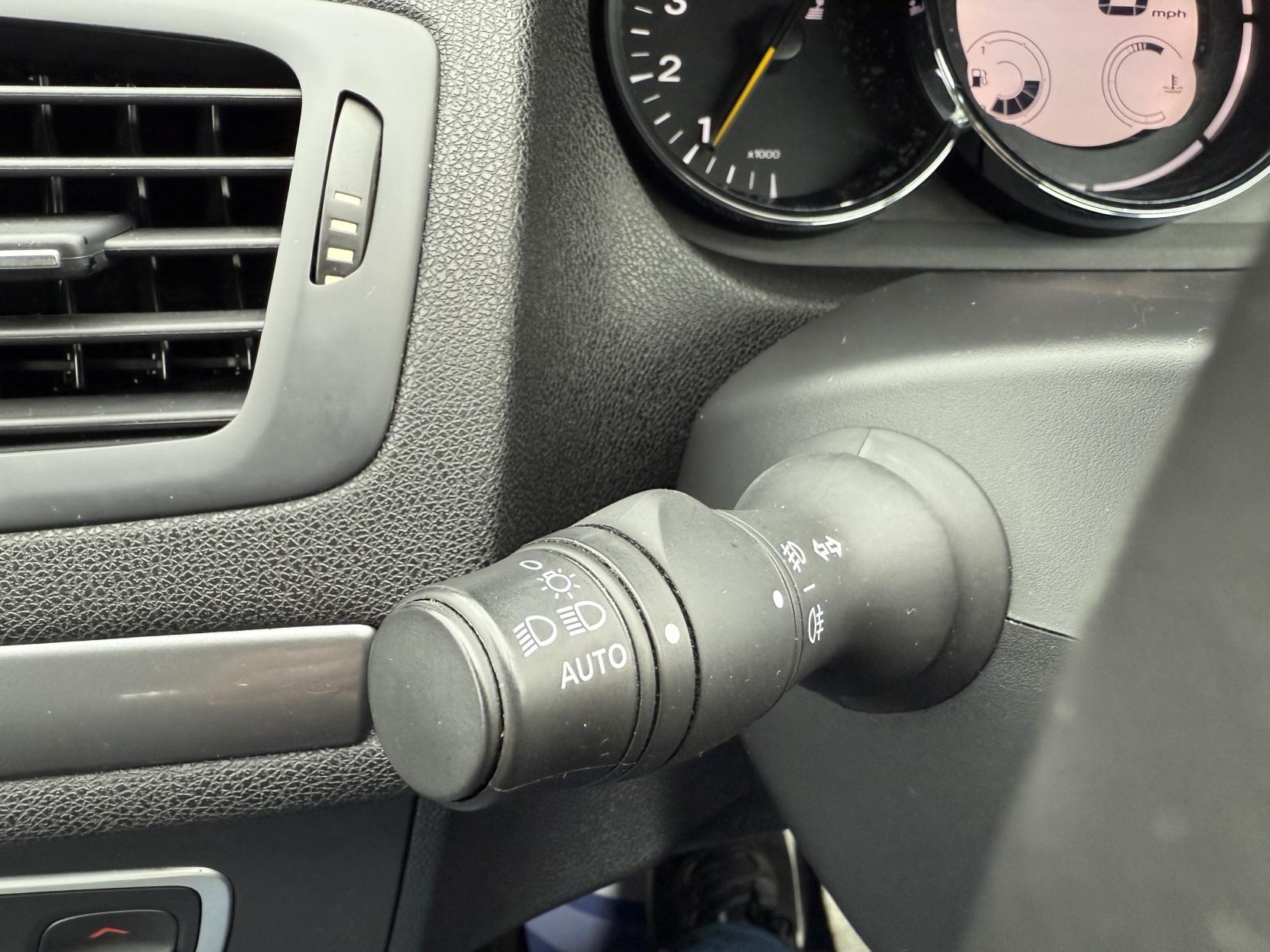 Renault Megane 1.5 dCi Dynamique Nav Hatchback 5dr Diesel Manual Euro 6 (s/s) (110 ps)