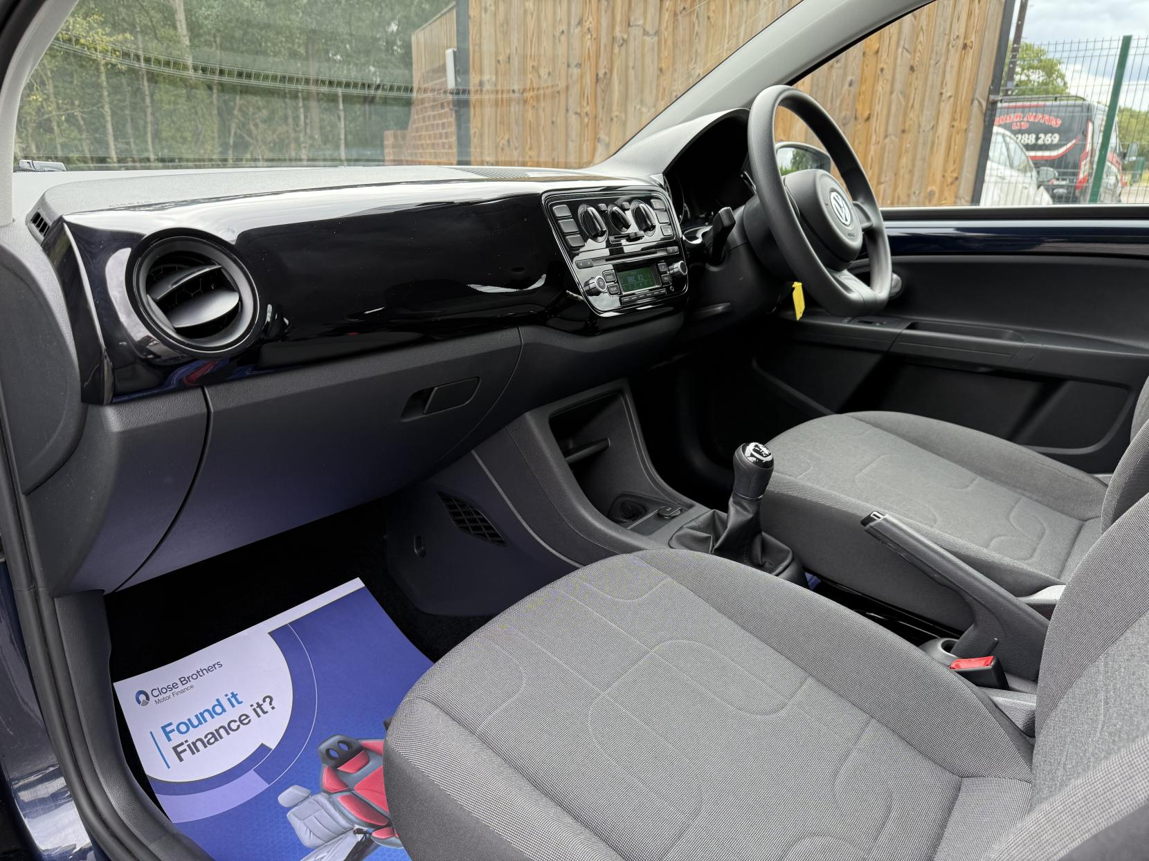 Volkswagen up! 1.0 Move up! Hatchback 5dr Petrol Manual Euro 5 (60 ps)