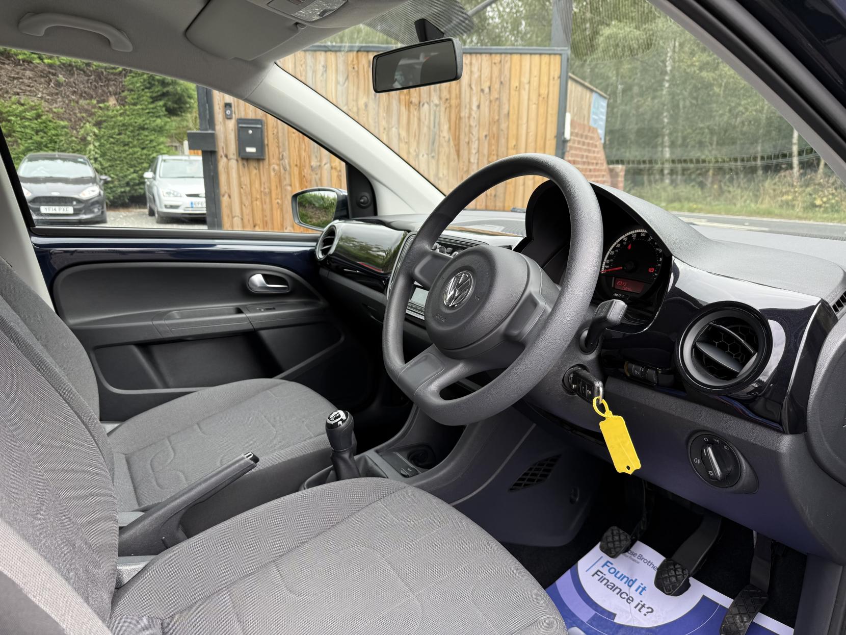 Volkswagen up! 1.0 Move up! Hatchback 5dr Petrol Manual Euro 5 (60 ps)