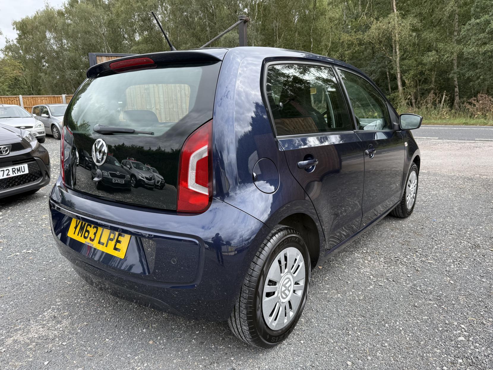 Volkswagen up! 1.0 Move up! Hatchback 5dr Petrol Manual Euro 5 (60 ps)