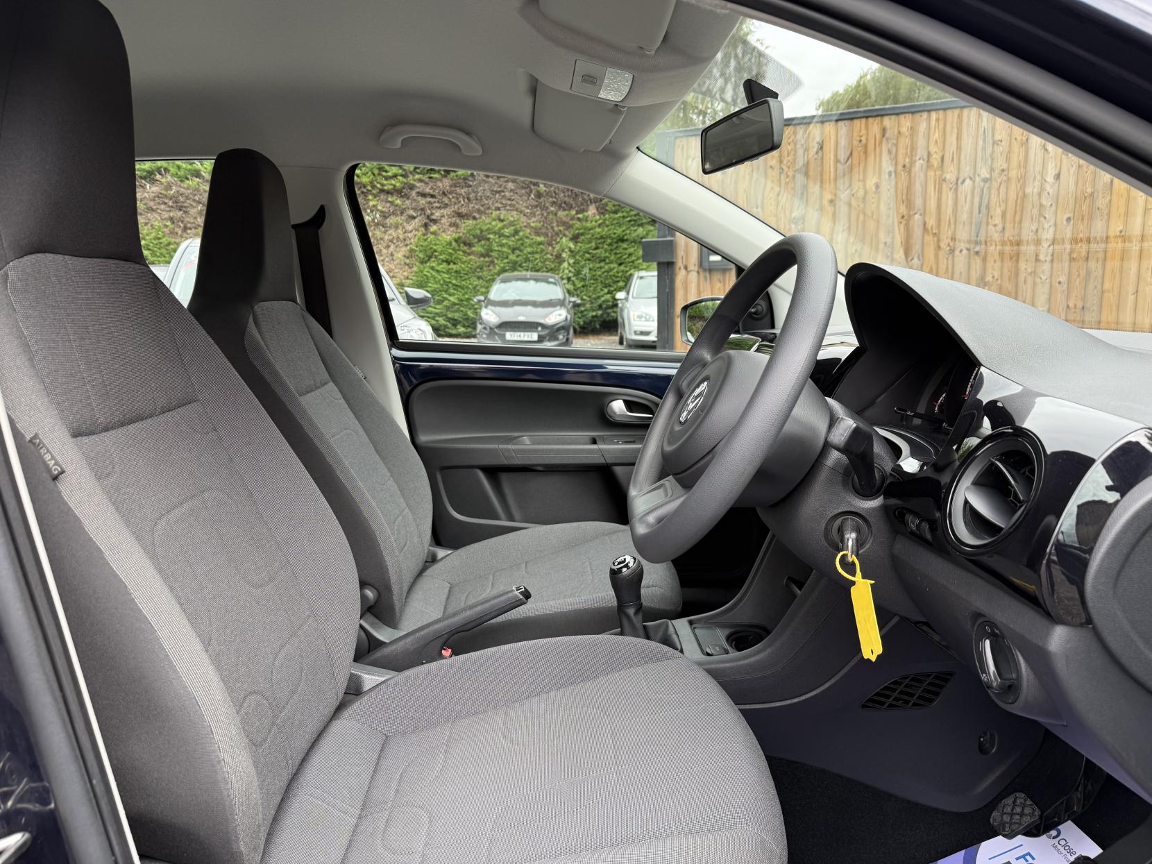 Volkswagen up! 1.0 Move up! Hatchback 5dr Petrol Manual Euro 5 (60 ps)