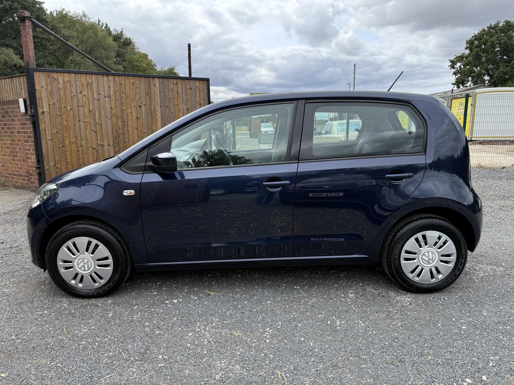 Volkswagen up! 1.0 Move up! Hatchback 5dr Petrol Manual Euro 5 (60 ps)