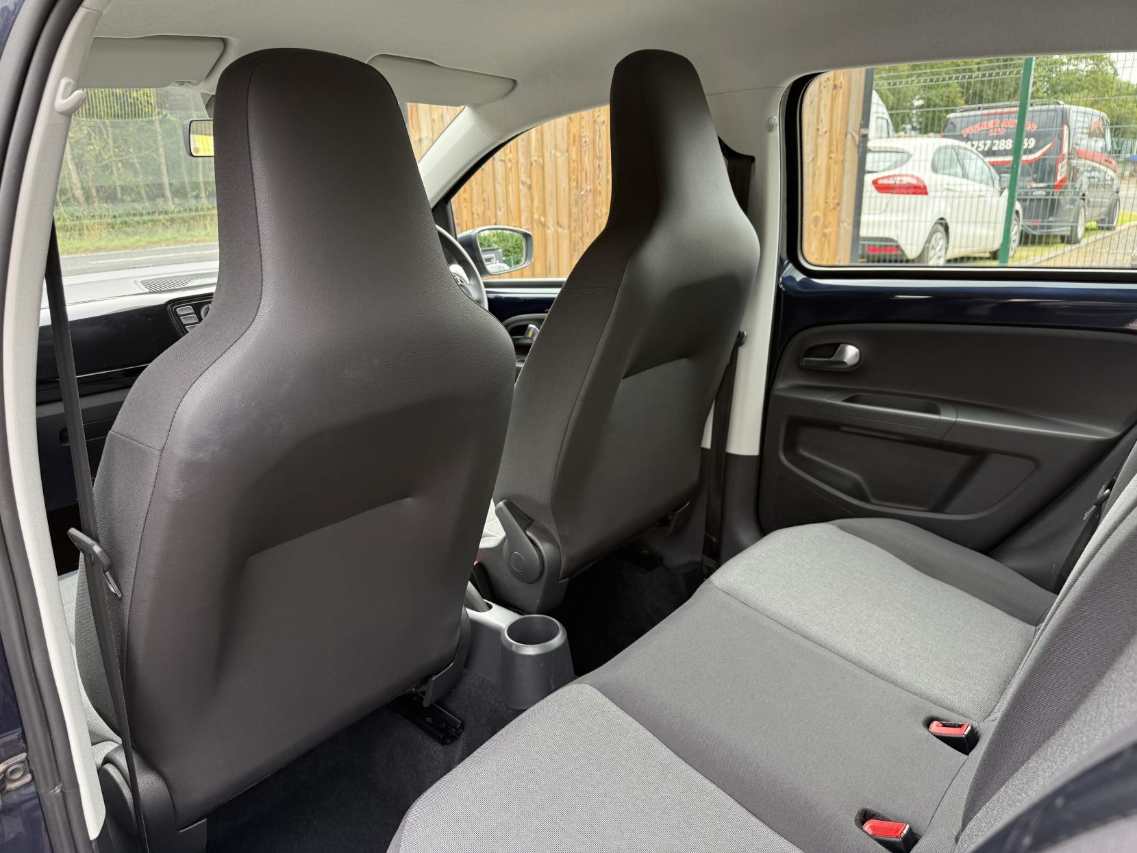 Volkswagen up! 1.0 Move up! Hatchback 5dr Petrol Manual Euro 5 (60 ps)