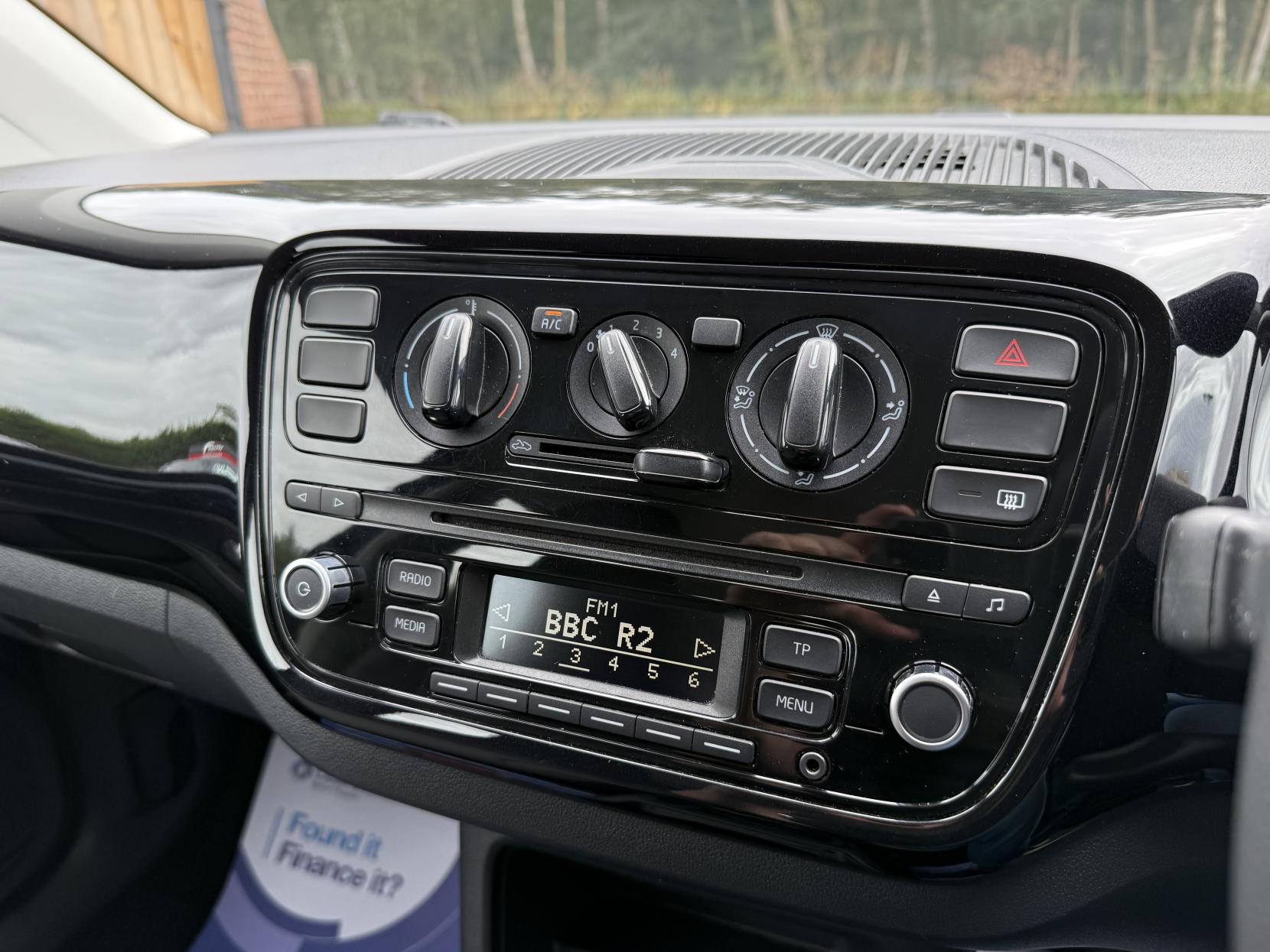 Volkswagen up! 1.0 Move up! Hatchback 5dr Petrol Manual Euro 5 (60 ps)