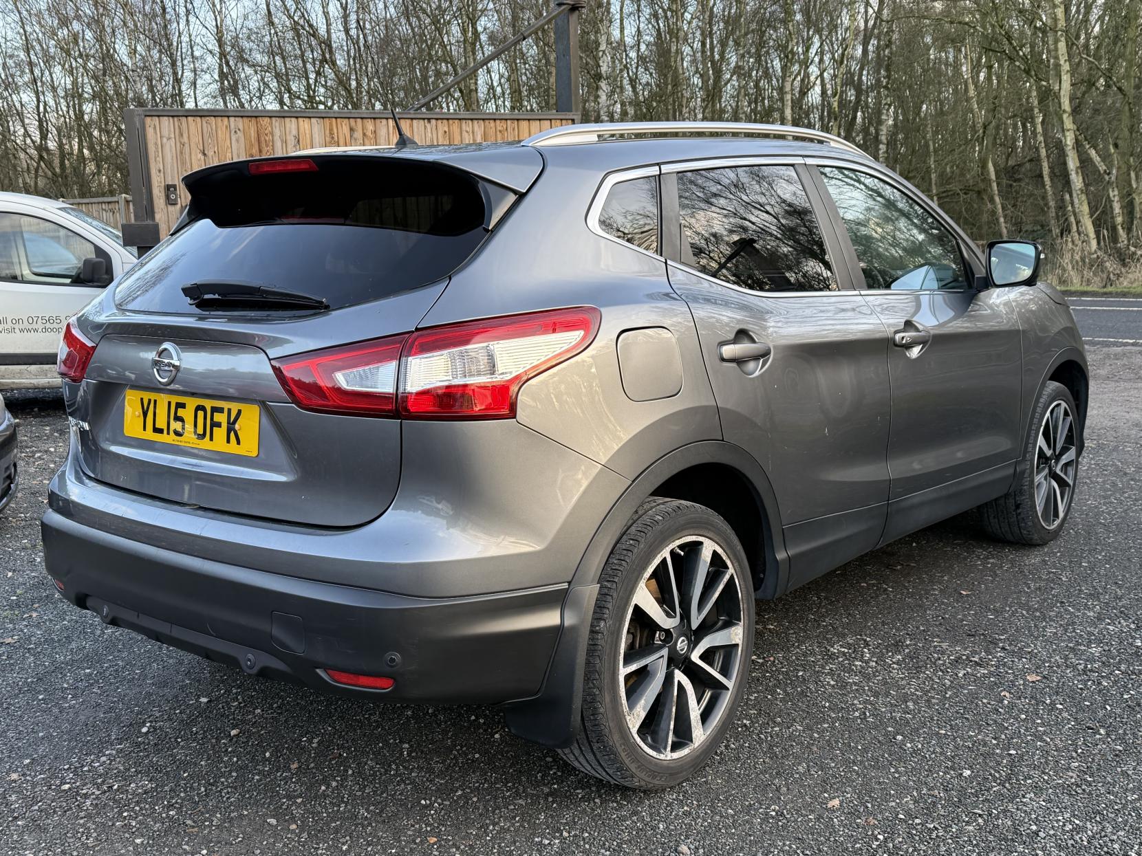 Nissan Qashqai 1.6 DIG-T Tekna SUV 5dr Petrol Manual 2WD Euro 6 (s/s) (163 ps)