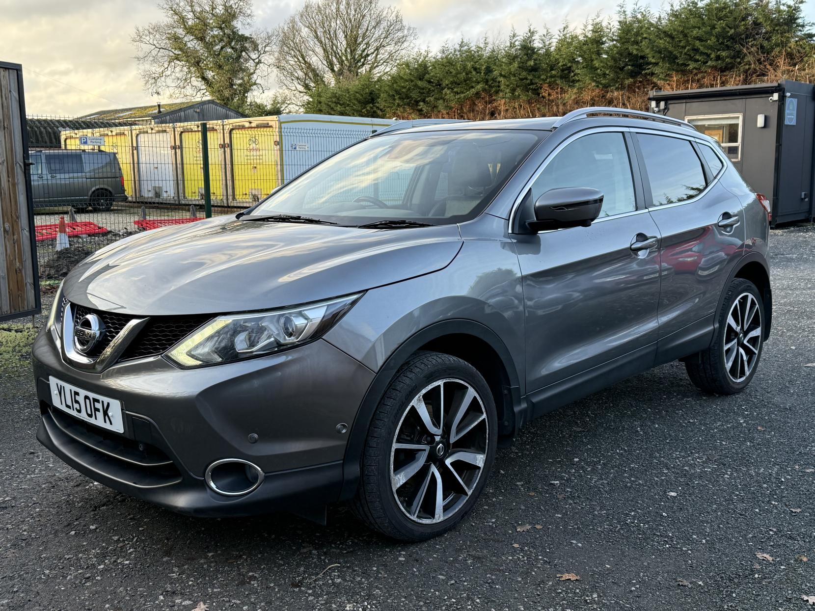 Nissan Qashqai 1.6 DIG-T Tekna SUV 5dr Petrol Manual 2WD Euro 6 (s/s) (163 ps)
