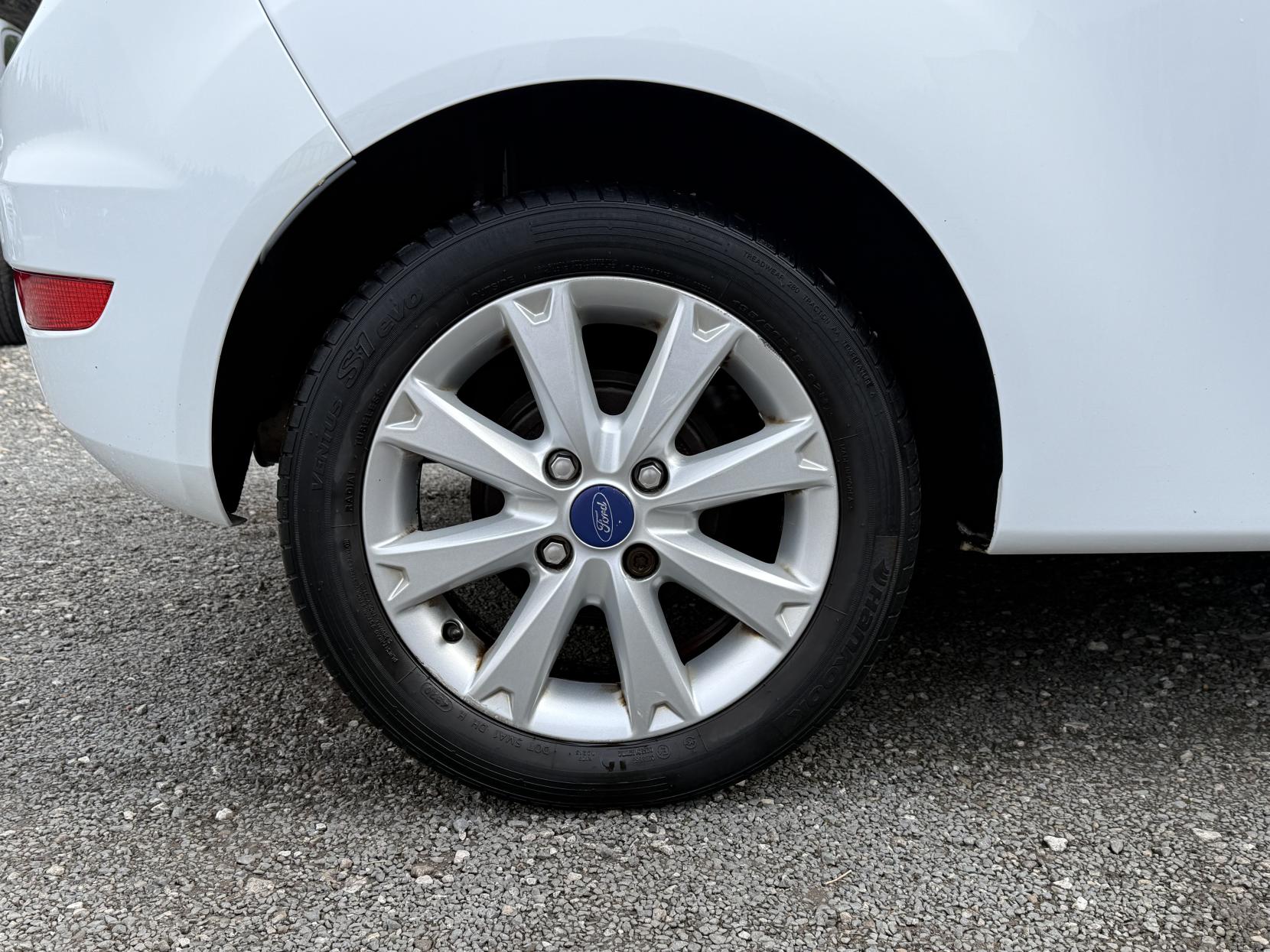 Ford Fiesta 1.25 Zetec Hatchback 3dr Petrol Manual (129 g/km, 81 bhp)