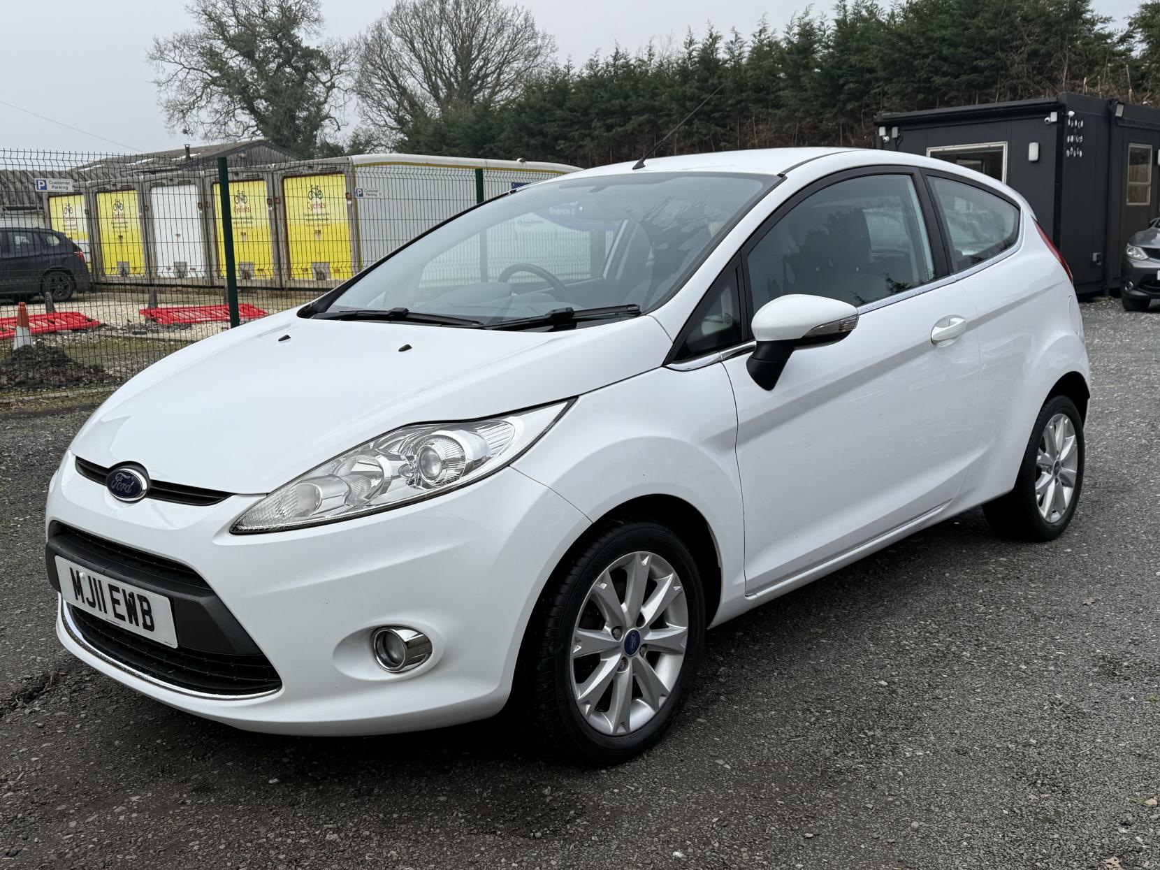 Ford Fiesta 1.25 Zetec Hatchback 3dr Petrol Manual (129 g/km, 81 bhp)