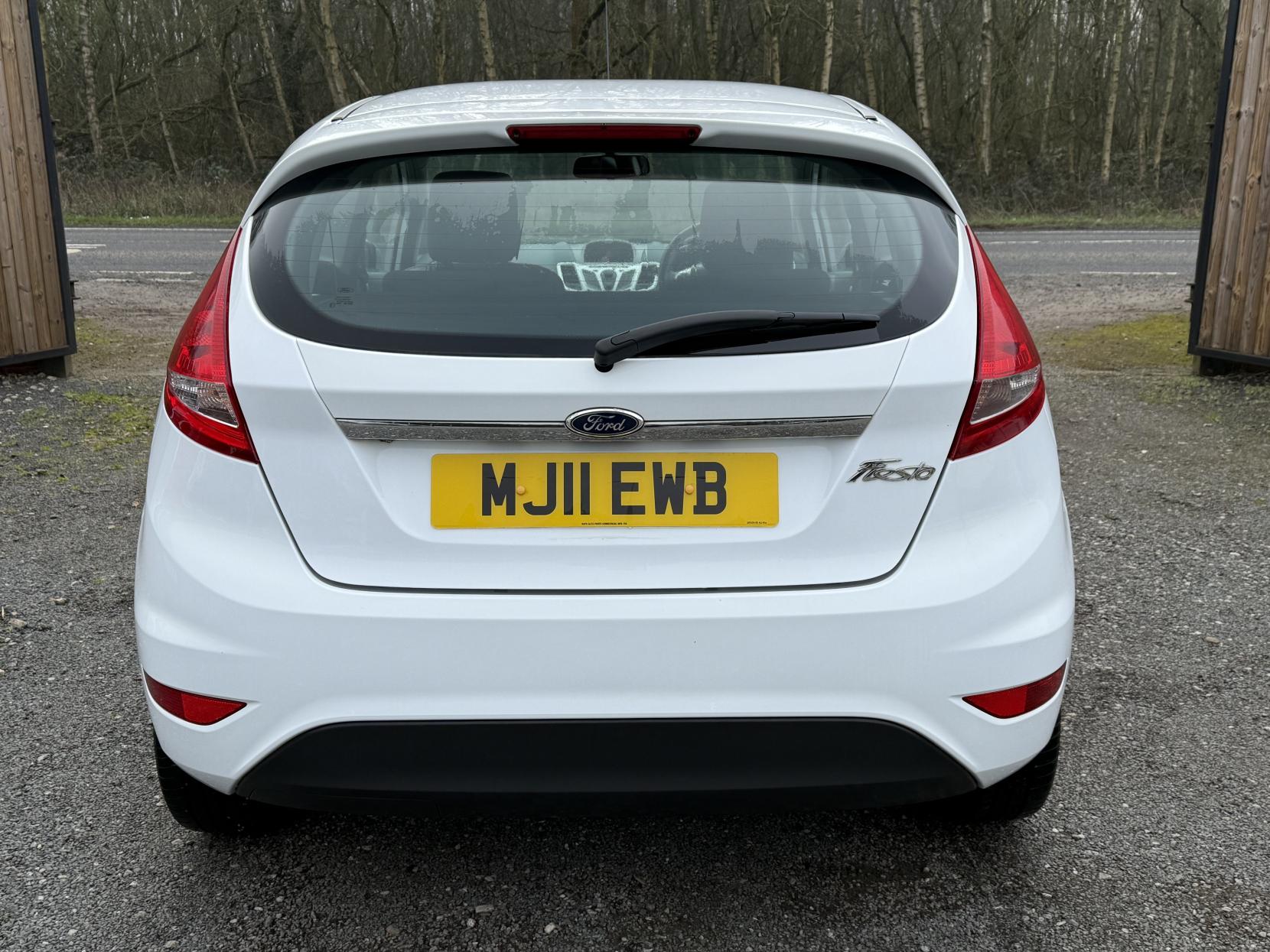 Ford Fiesta 1.25 Zetec Hatchback 3dr Petrol Manual (129 g/km, 81 bhp)