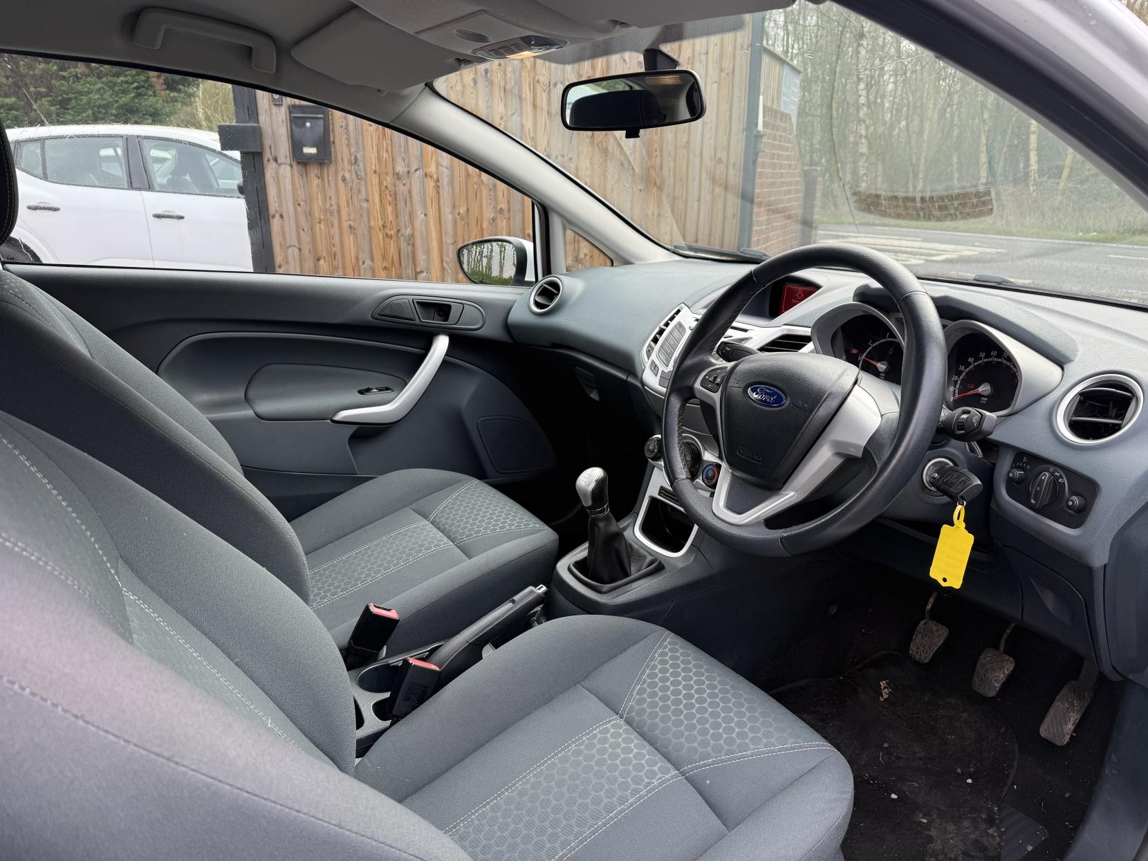 Ford Fiesta 1.25 Zetec Hatchback 3dr Petrol Manual (129 g/km, 81 bhp)