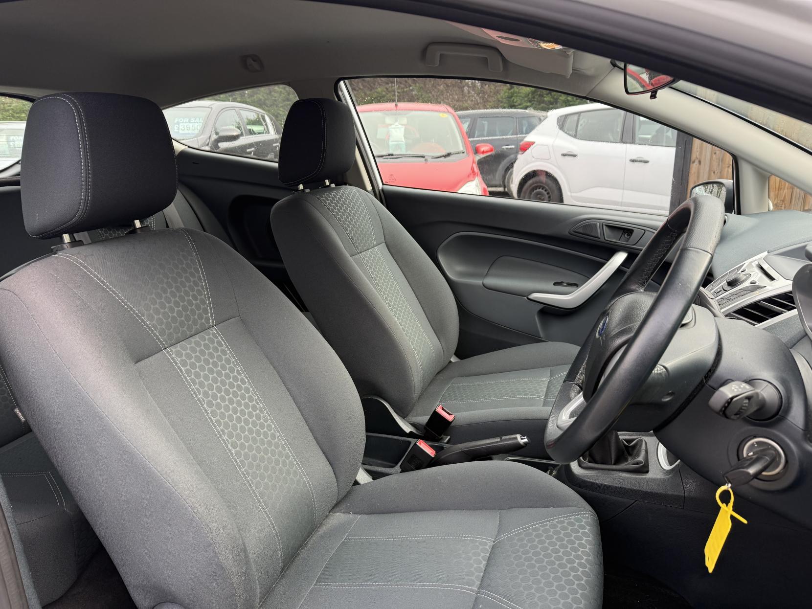 Ford Fiesta 1.25 Zetec Hatchback 3dr Petrol Manual (129 g/km, 81 bhp)