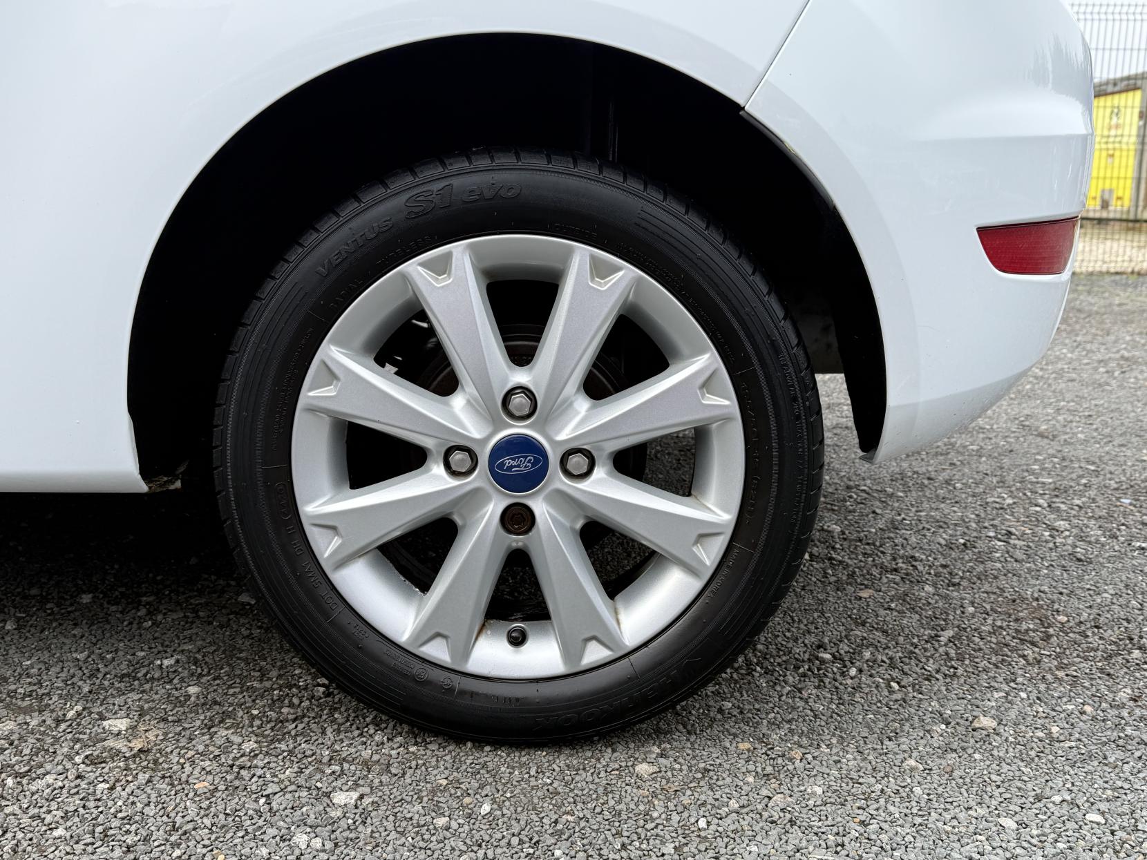 Ford Fiesta 1.25 Zetec Hatchback 3dr Petrol Manual (129 g/km, 81 bhp)