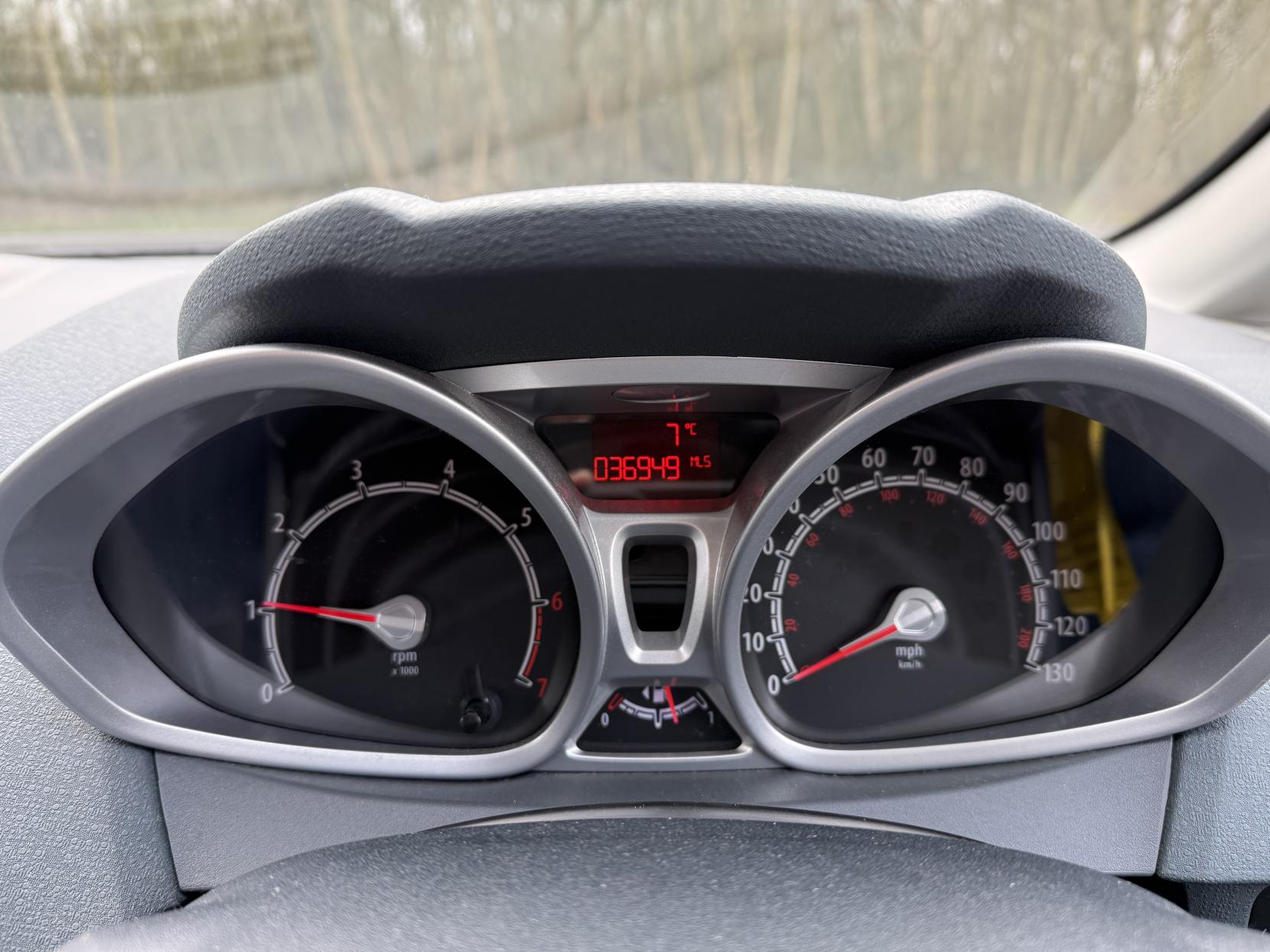 Ford Fiesta 1.25 Zetec Hatchback 3dr Petrol Manual (129 g/km, 81 bhp)