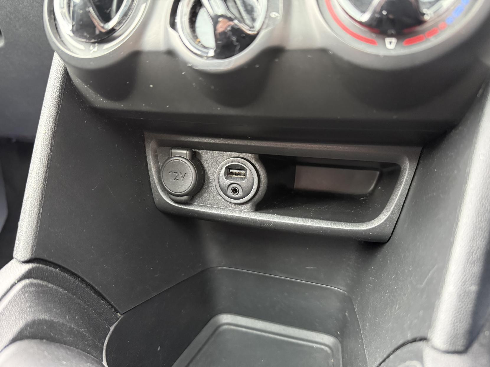 Peugeot 208 1.2 VTi PureTech Style Hatchback 3dr Petrol Manual Euro 6 (82 ps)