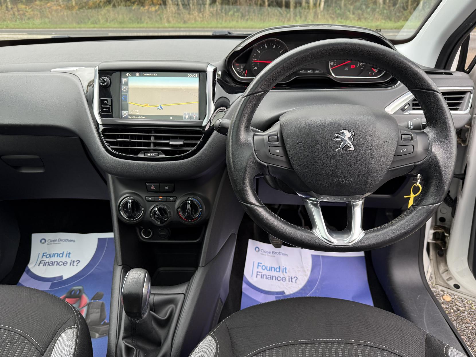 Peugeot 208 1.2 VTi PureTech Style Hatchback 3dr Petrol Manual Euro 6 (82 ps)