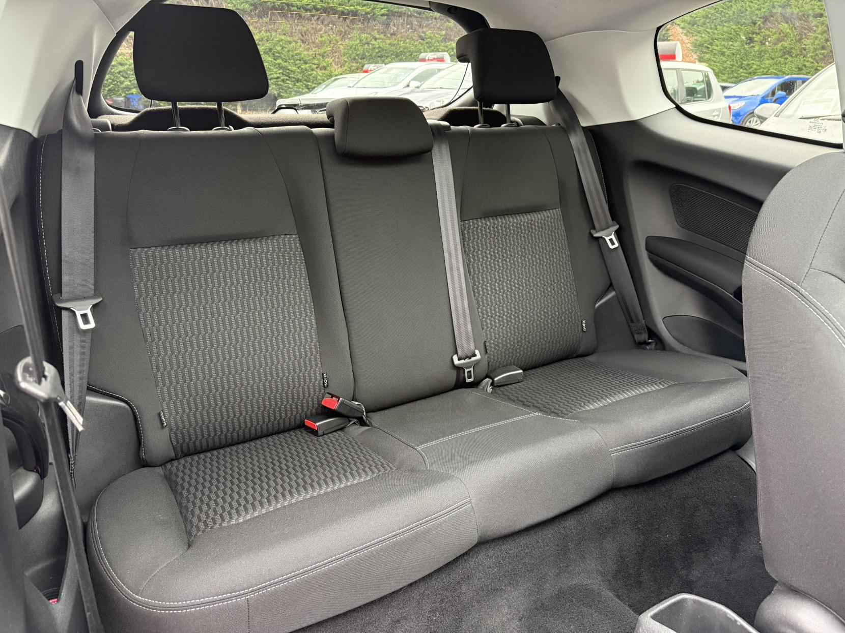 Peugeot 208 1.2 VTi PureTech Style Hatchback 3dr Petrol Manual Euro 6 (82 ps)