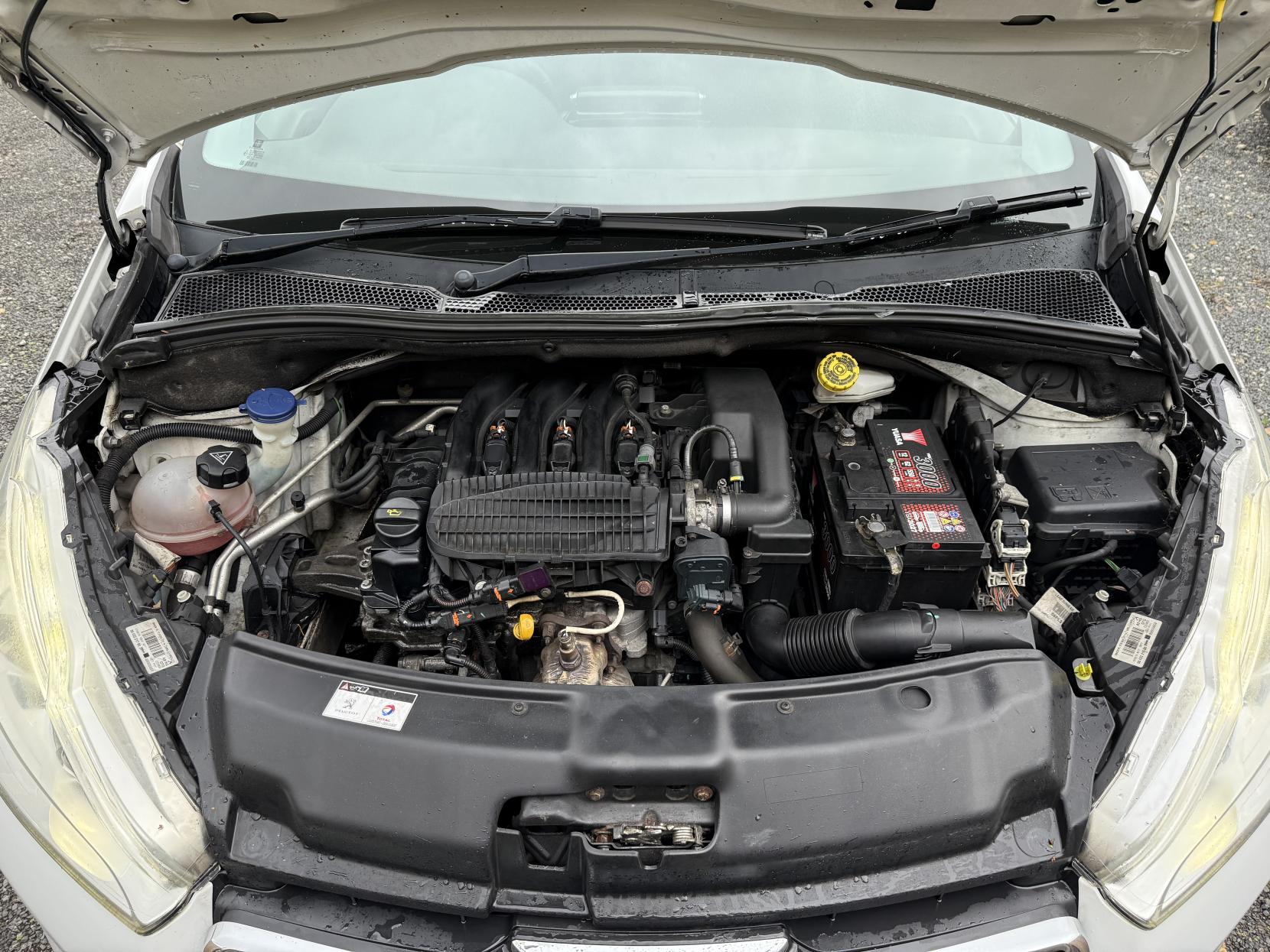 Peugeot 208 1.2 VTi PureTech Style Hatchback 3dr Petrol Manual Euro 6 (82 ps)