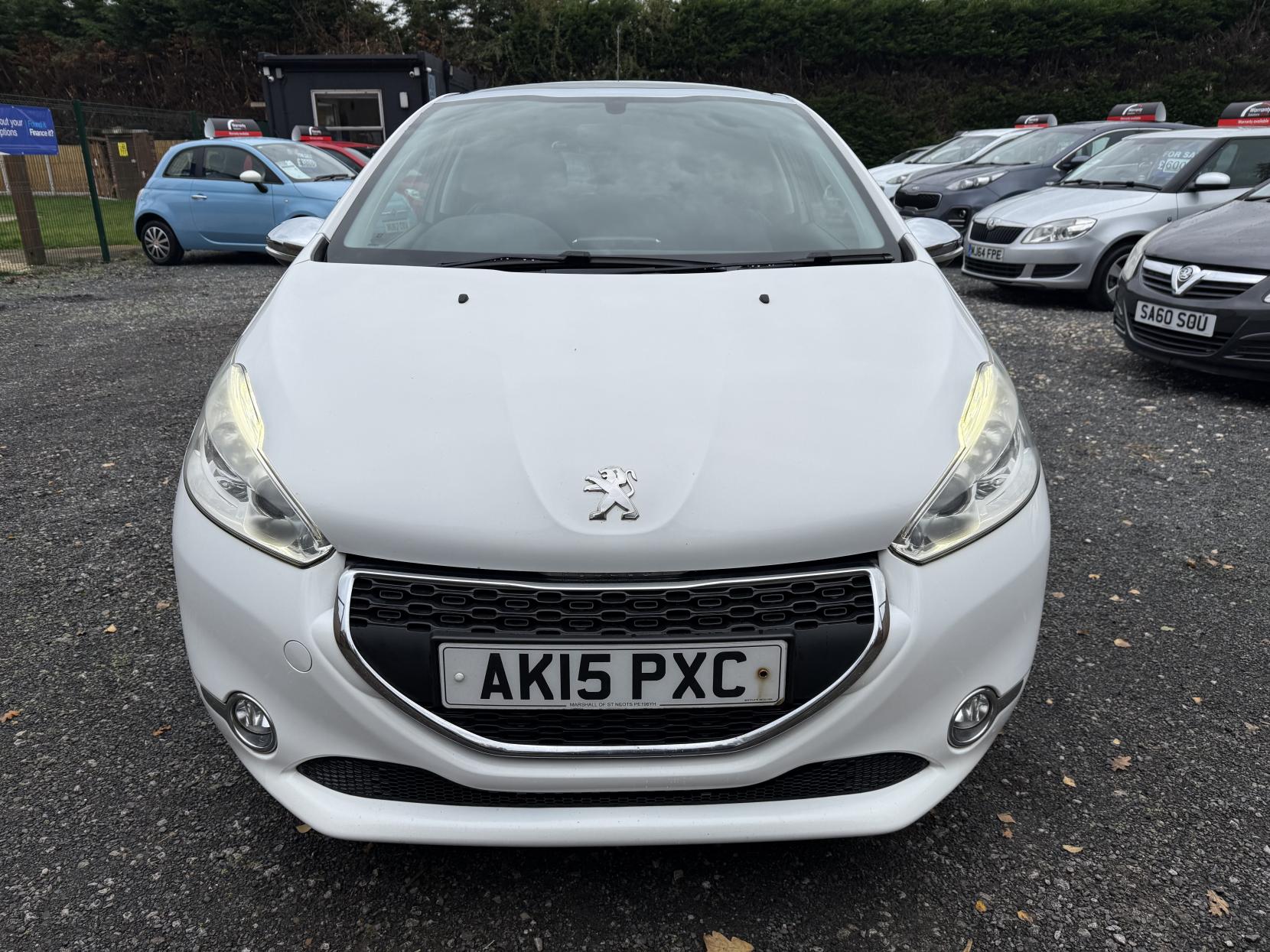 Peugeot 208 1.2 VTi PureTech Style Hatchback 3dr Petrol Manual Euro 6 (82 ps)