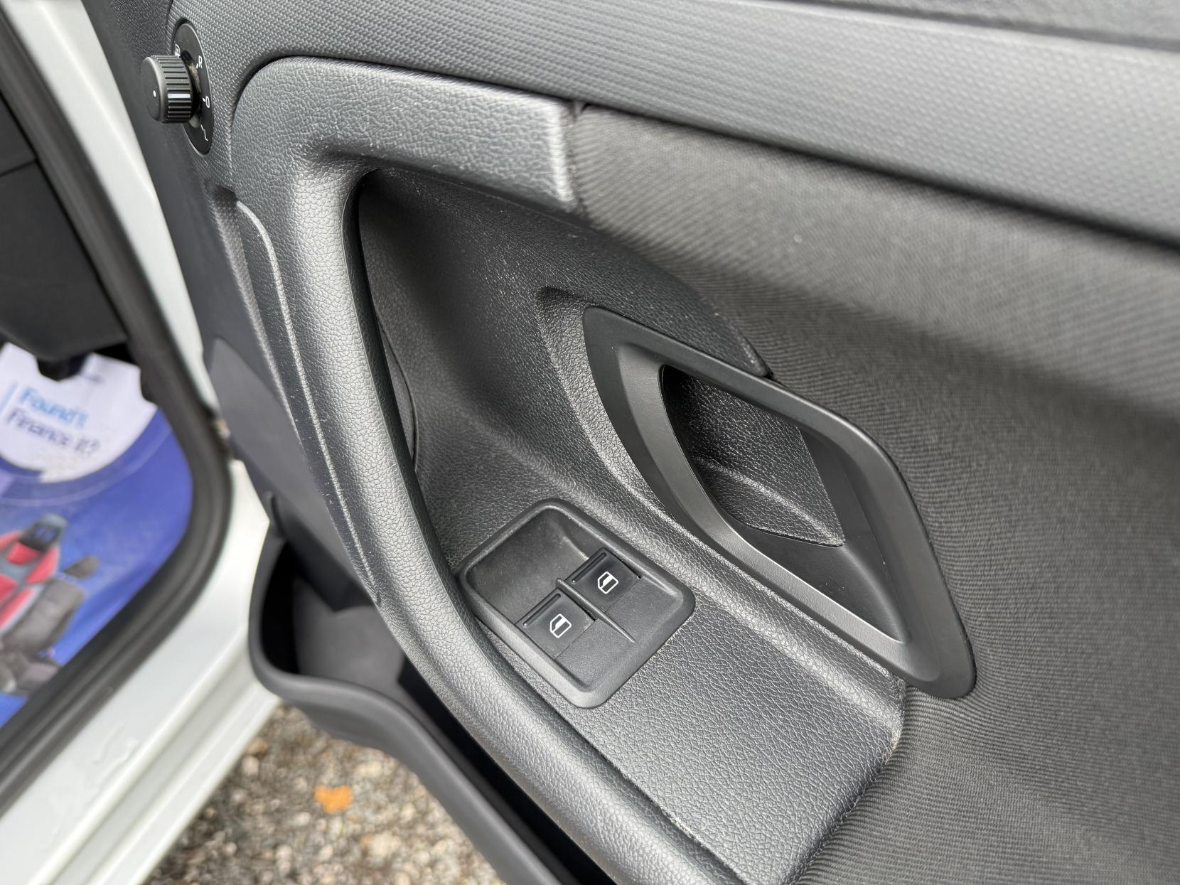 Skoda Fabia 1.2 SE Hatchback 5dr Petrol Manual Euro 5 (69 ps)