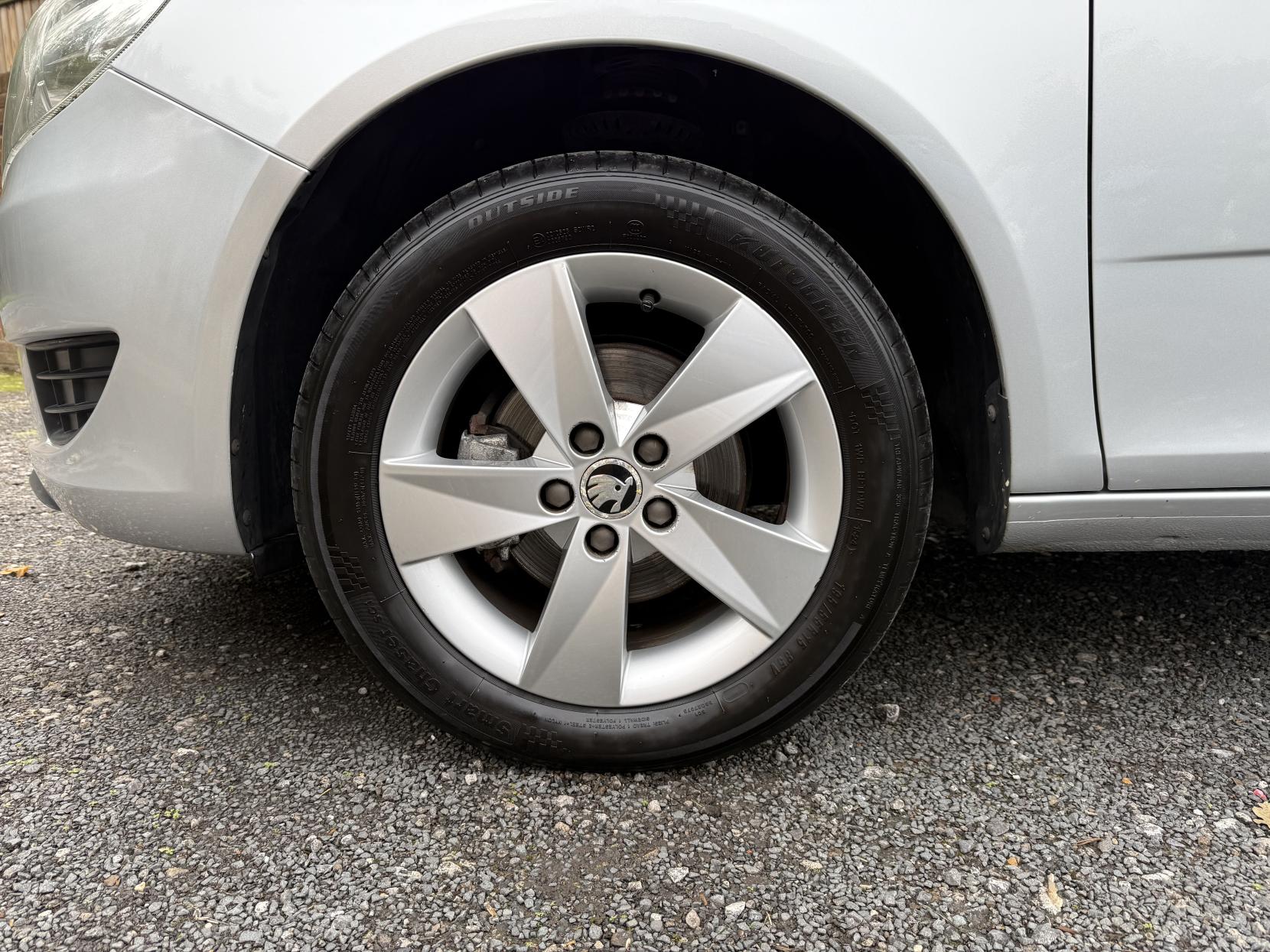 Skoda Fabia 1.2 SE Hatchback 5dr Petrol Manual Euro 5 (69 ps)