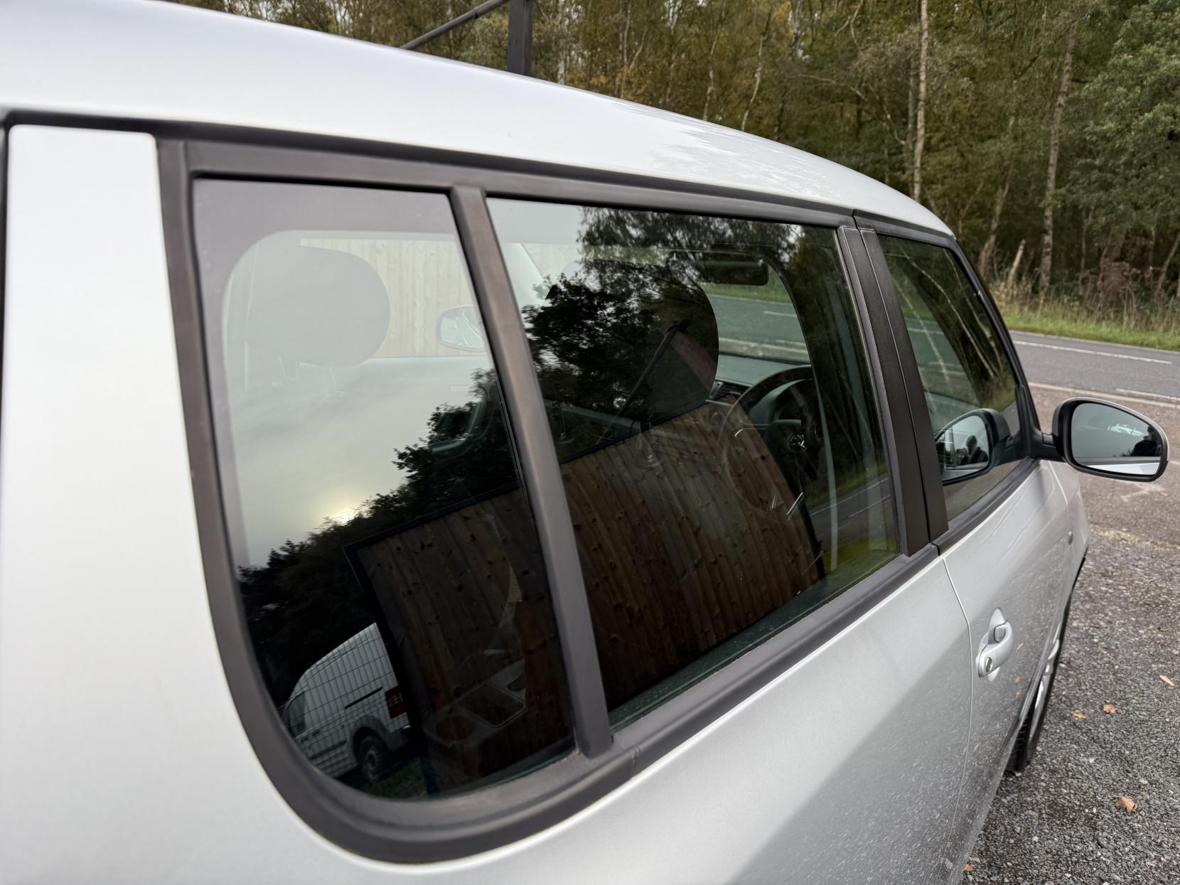 Skoda Fabia 1.2 SE Hatchback 5dr Petrol Manual Euro 5 (69 ps)