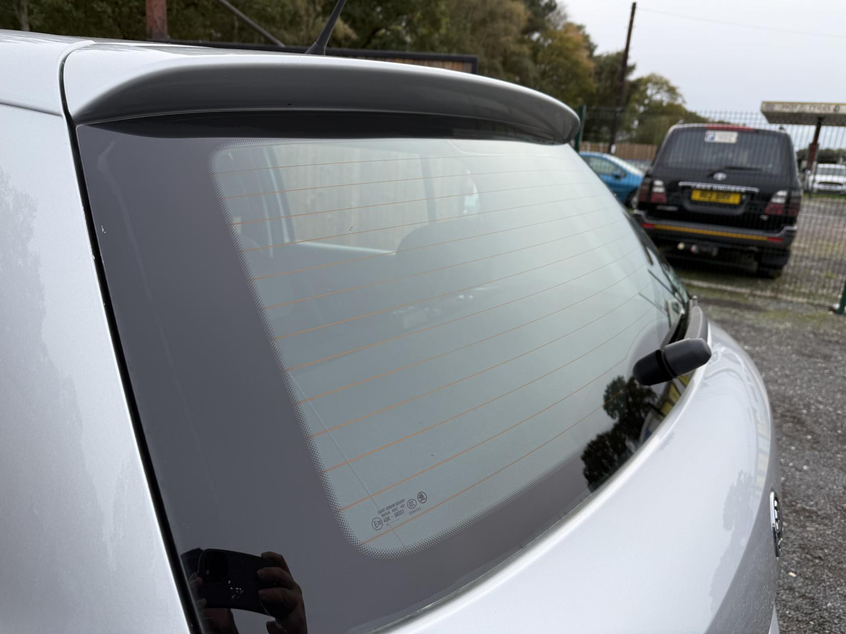 Skoda Fabia 1.2 SE Hatchback 5dr Petrol Manual Euro 5 (69 ps)