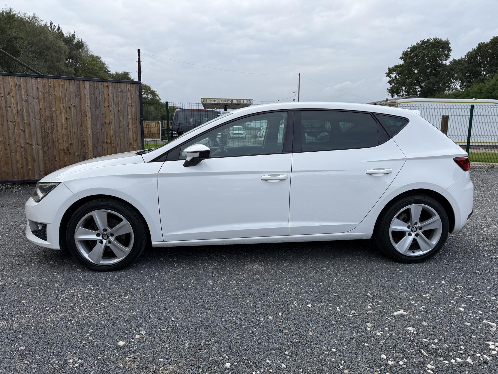 SEAT Leon 2.0 TDI CR FR Hatchback 5dr Diesel Manual Euro 5 (s/s) (150 ps)