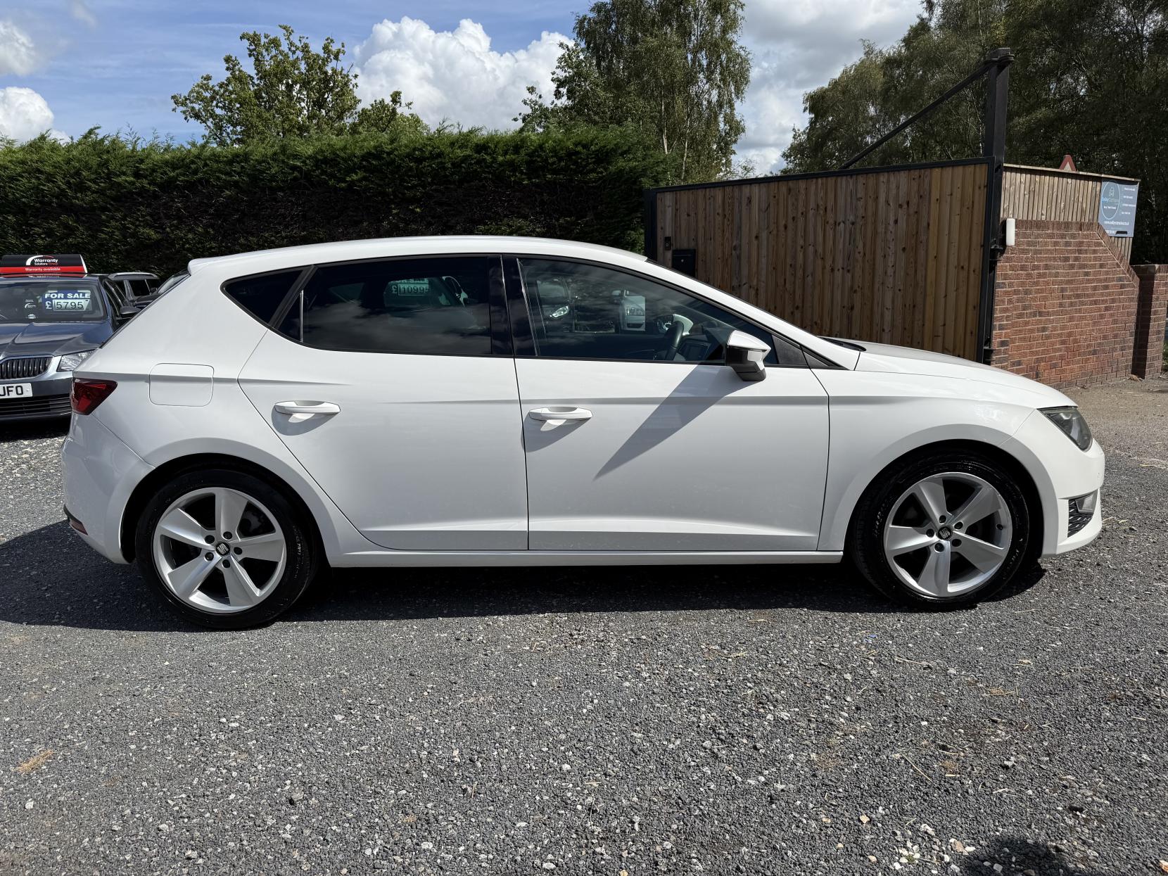 SEAT Leon 2.0 TDI CR FR Hatchback 5dr Diesel Manual Euro 5 (s/s) (150 ps)