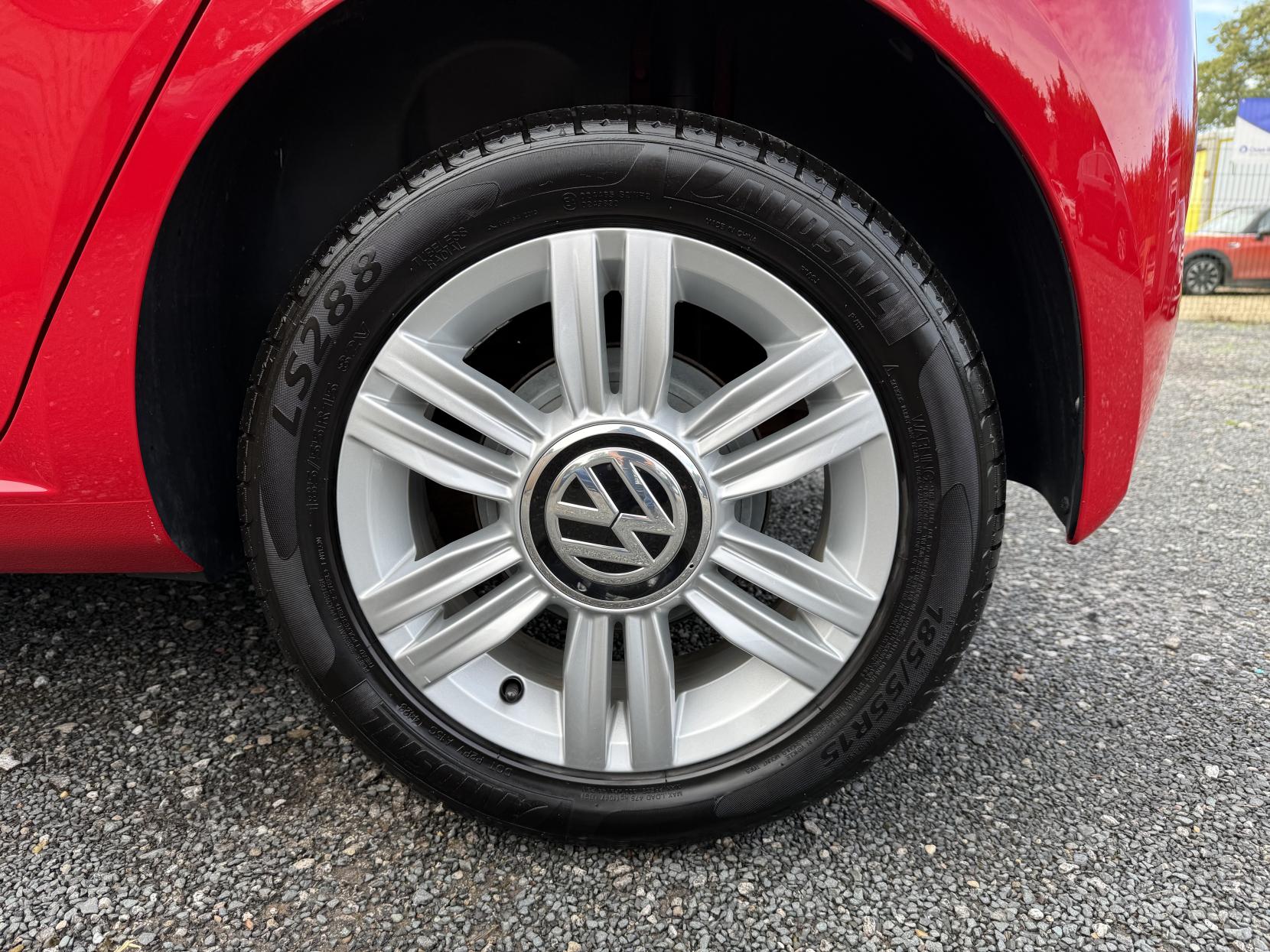 Volkswagen up! 1.0 up! beats Hatchback 5dr Petrol Manual Euro 6 (60 ps)