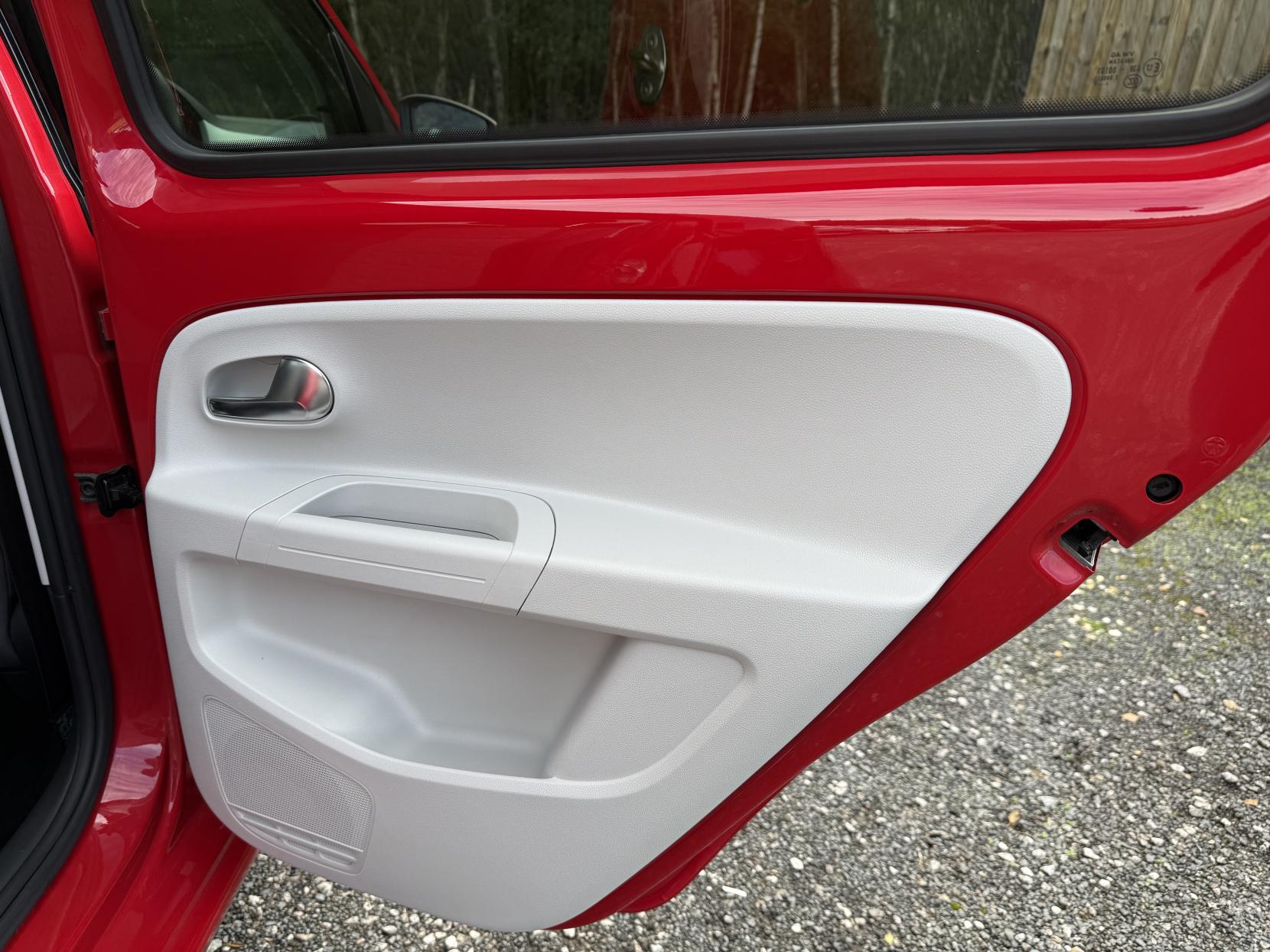 Volkswagen up! 1.0 up! beats Hatchback 5dr Petrol Manual Euro 6 (60 ps)