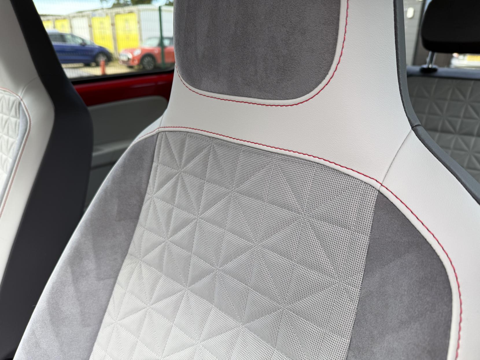 Volkswagen up! 1.0 up! beats Hatchback 5dr Petrol Manual Euro 6 (60 ps)