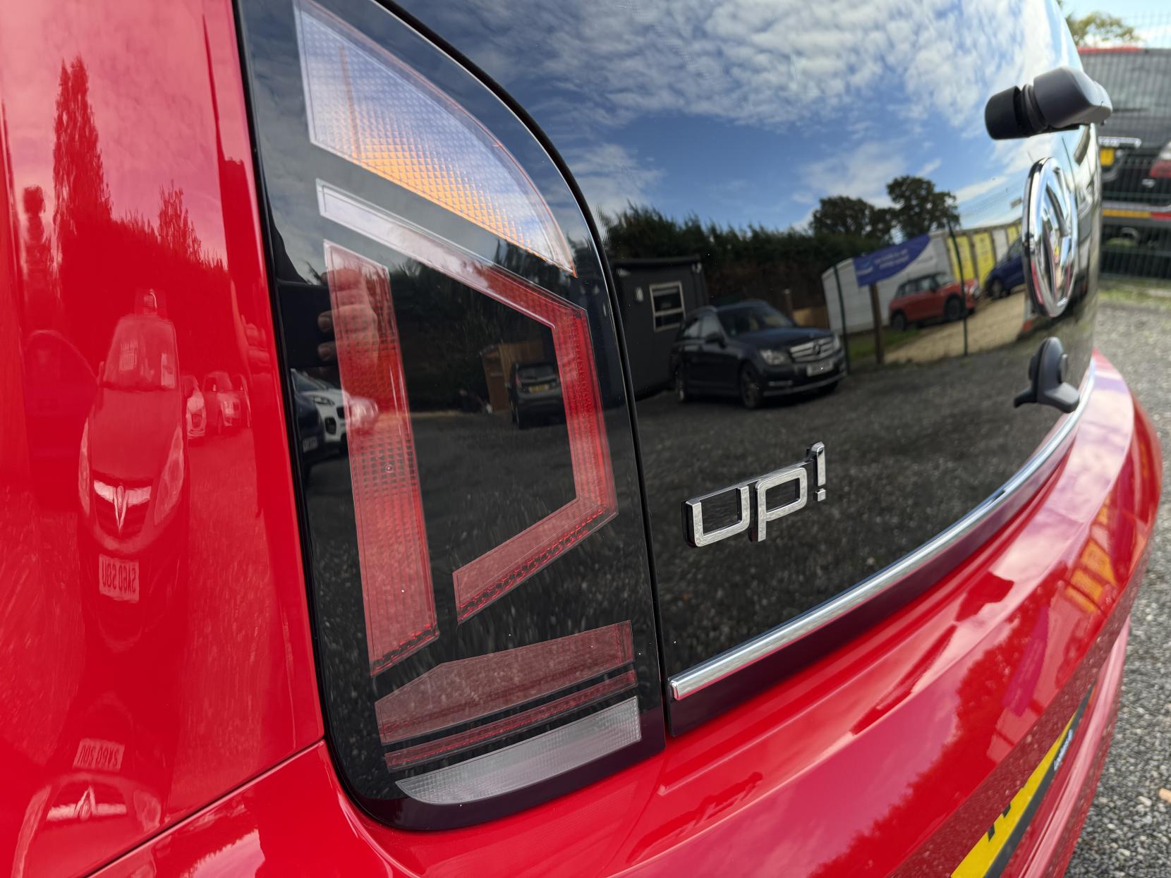 Volkswagen up! 1.0 up! beats Hatchback 5dr Petrol Manual Euro 6 (60 ps)