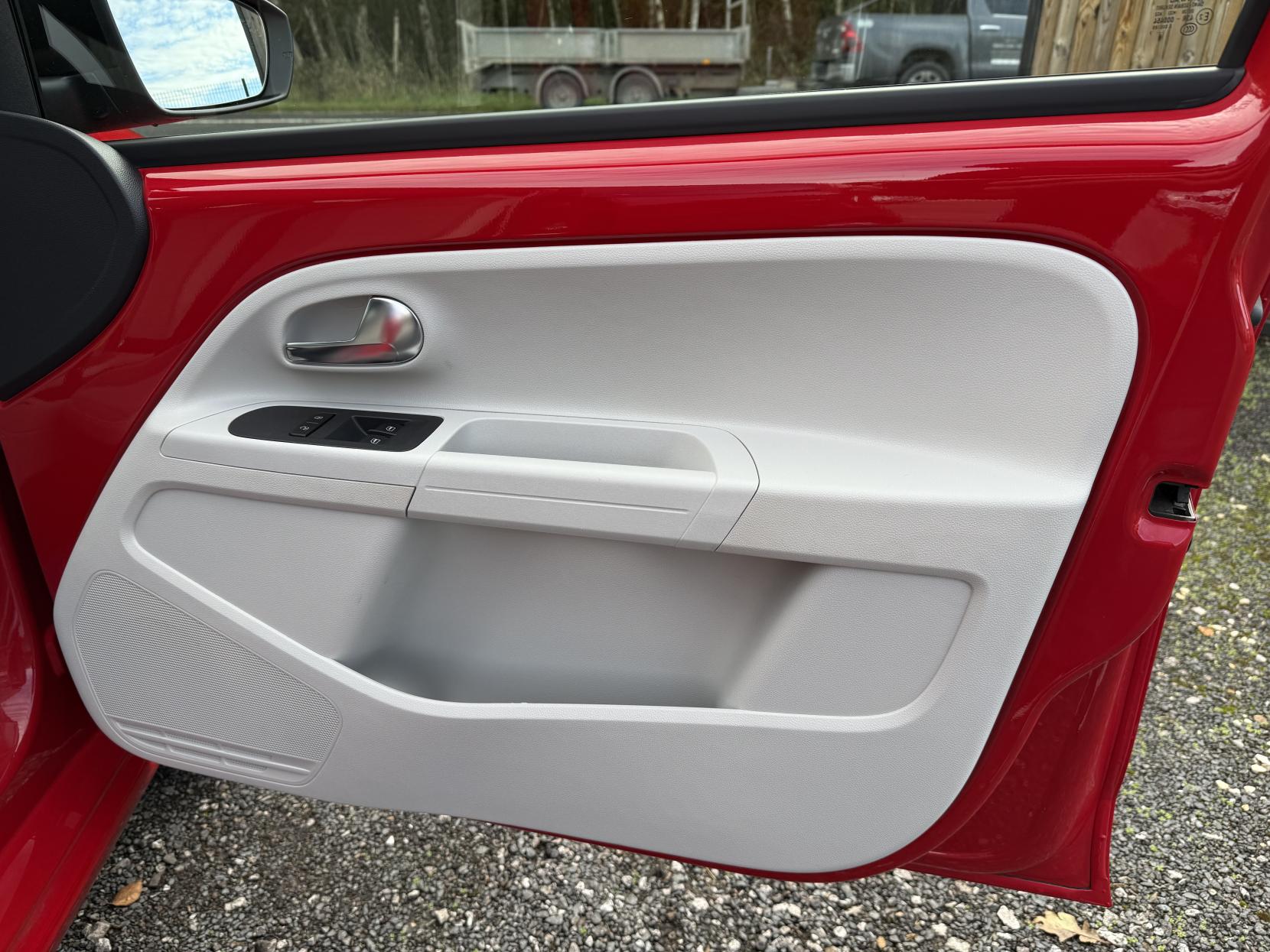 Volkswagen up! 1.0 up! beats Hatchback 5dr Petrol Manual Euro 6 (60 ps)