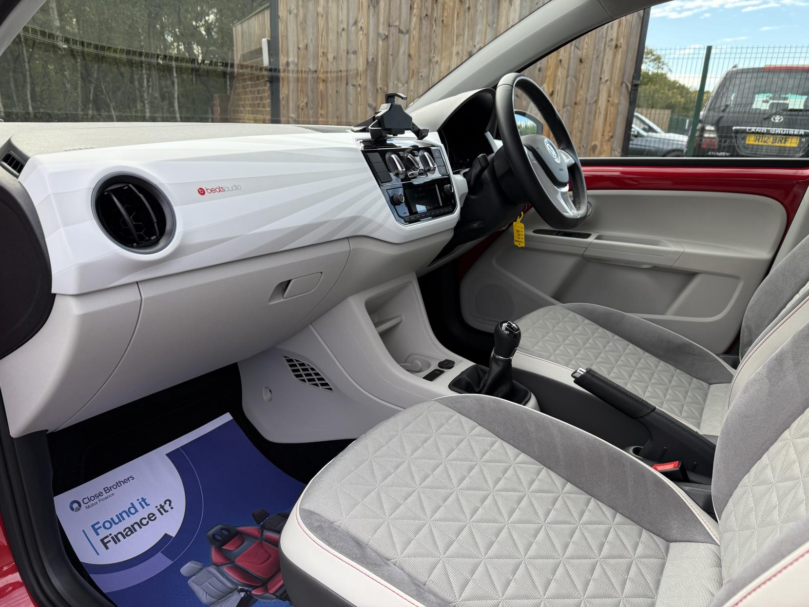 Volkswagen up! 1.0 up! beats Hatchback 5dr Petrol Manual Euro 6 (60 ps)