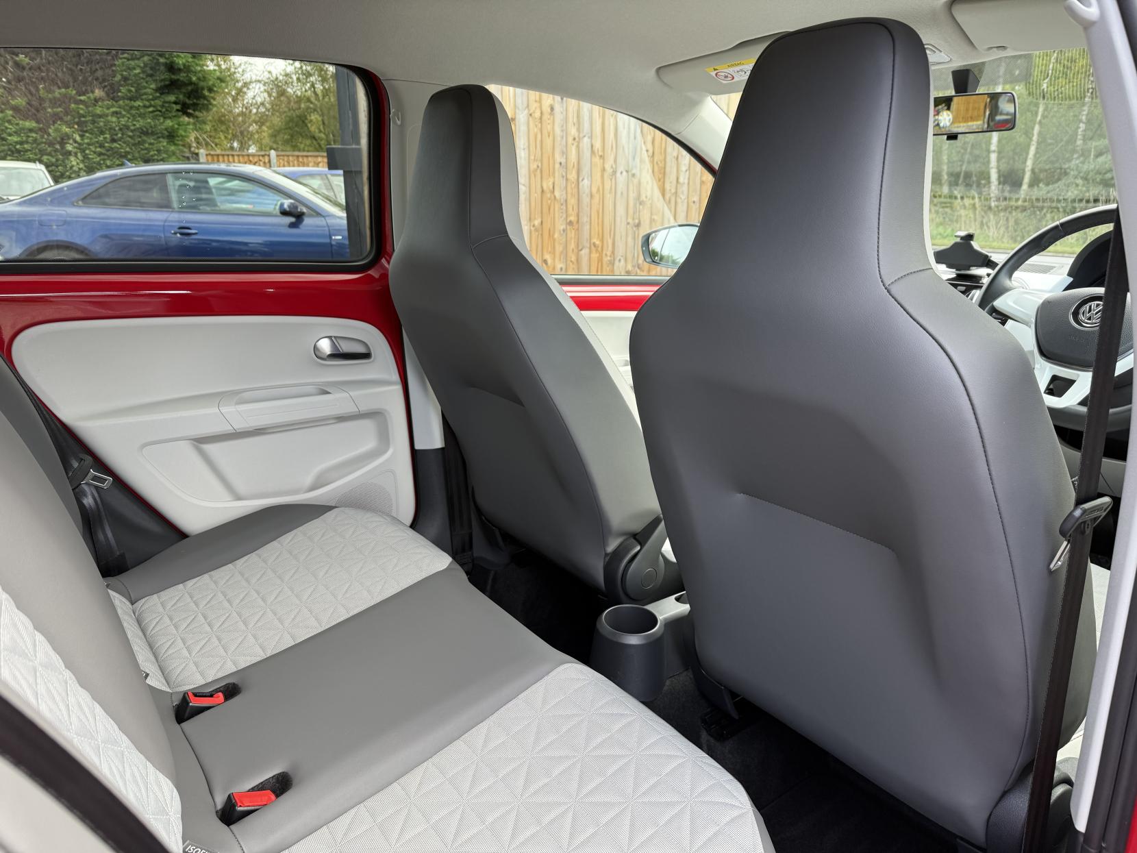 Volkswagen up! 1.0 up! beats Hatchback 5dr Petrol Manual Euro 6 (60 ps)