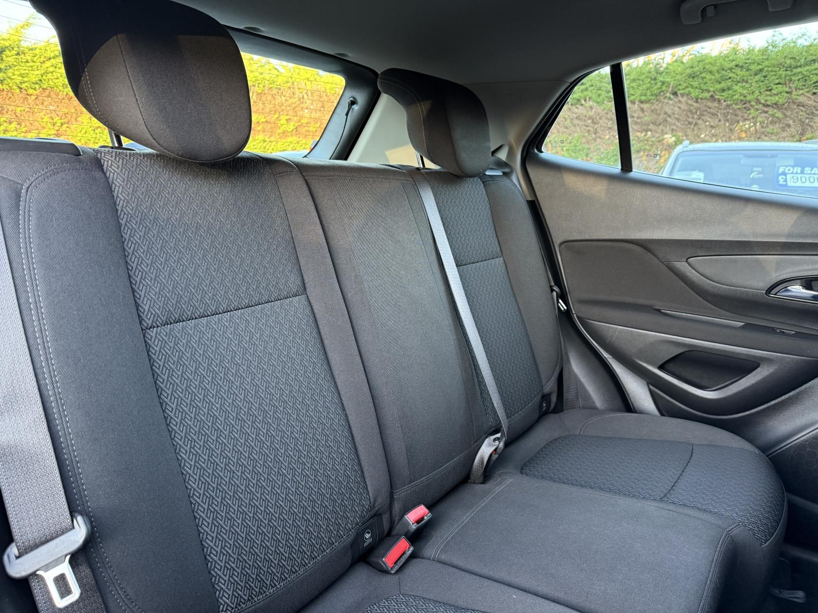 Vauxhall Mokka X 1.4i Turbo ecoTEC Design Nav SUV 5dr Petrol Manual Euro 6 (s/s) (140 ps)