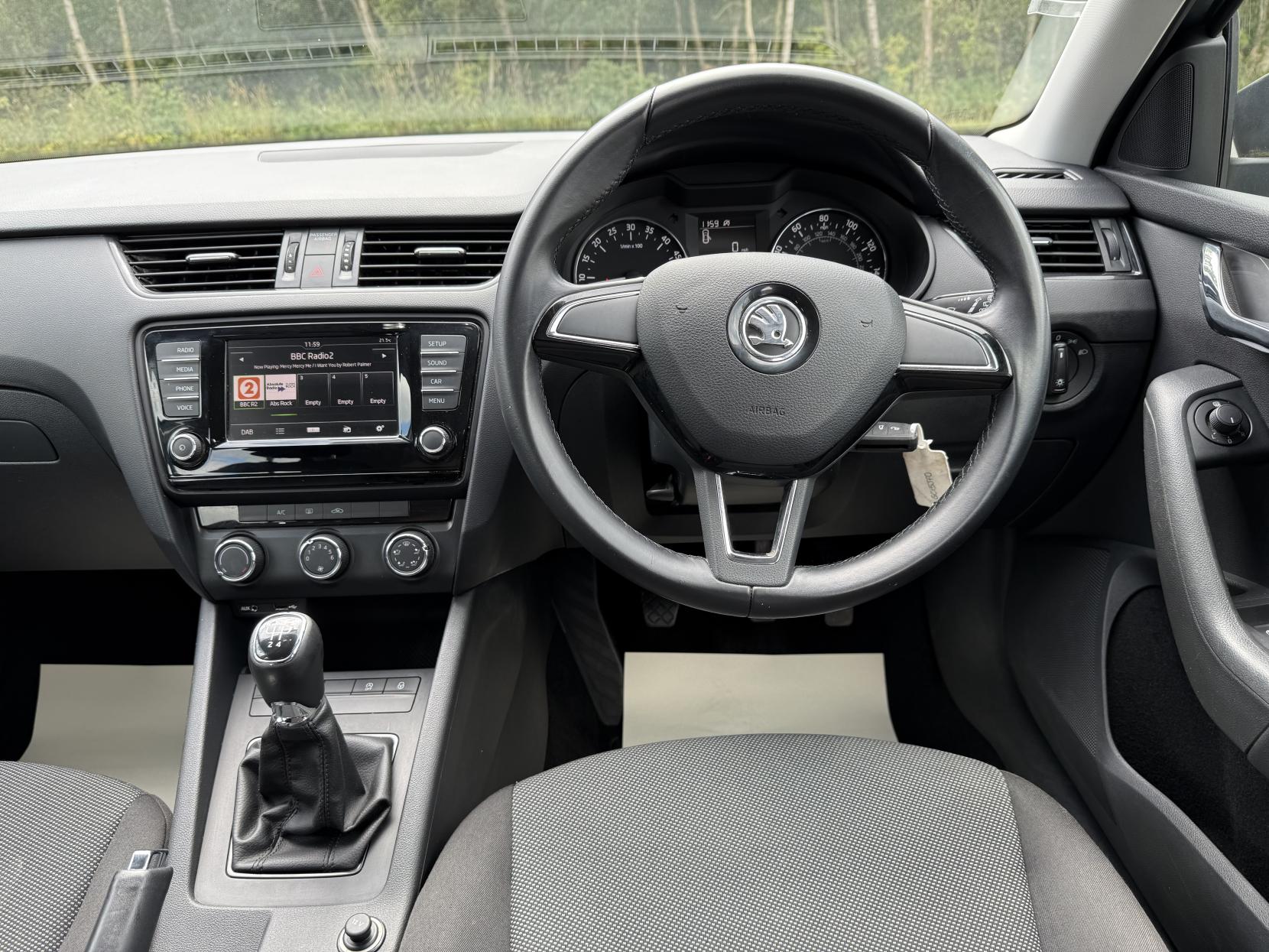 Skoda Octavia 1.6 TDI S Hatchback 5dr Diesel Manual Euro 6 (s/s) (110 ps)
