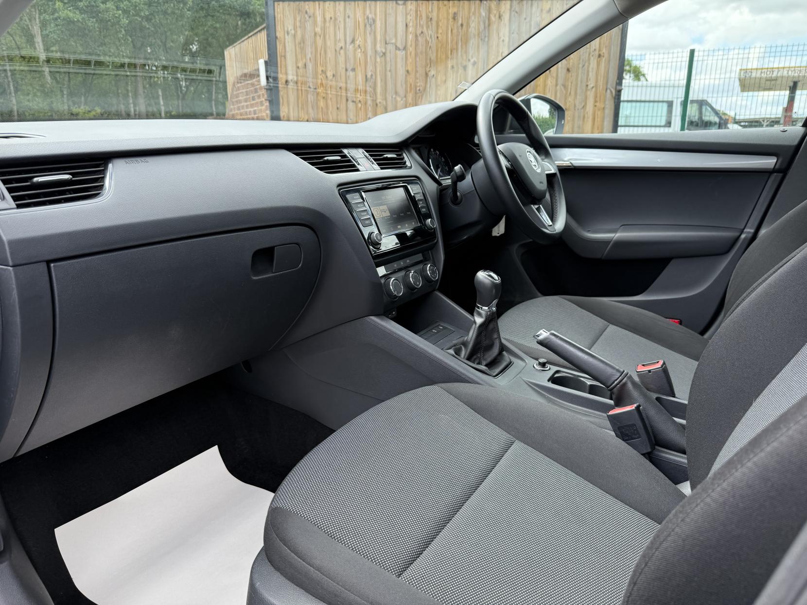 Skoda Octavia 1.6 TDI S Hatchback 5dr Diesel Manual Euro 6 (s/s) (110 ps)