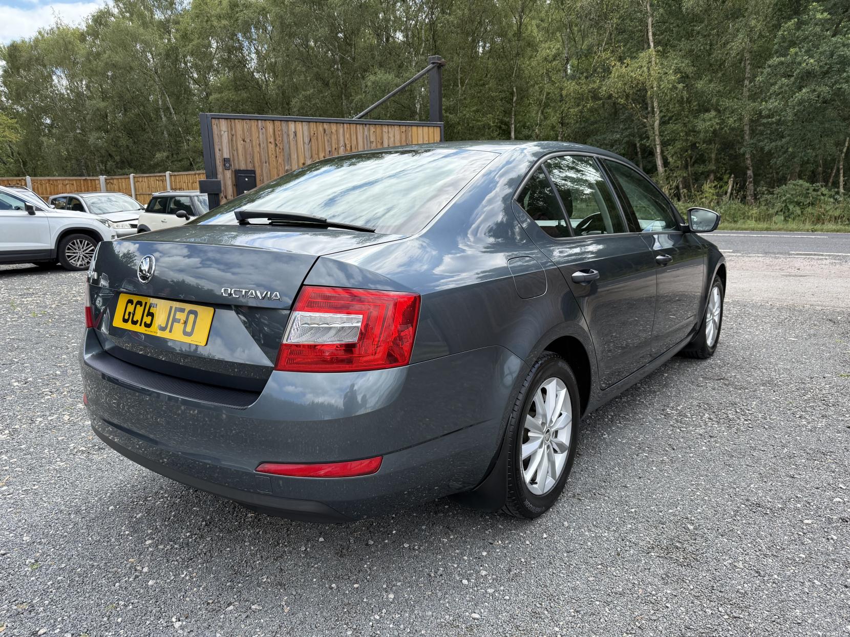 Skoda Octavia 1.6 TDI S Hatchback 5dr Diesel Manual Euro 6 (s/s) (110 ps)
