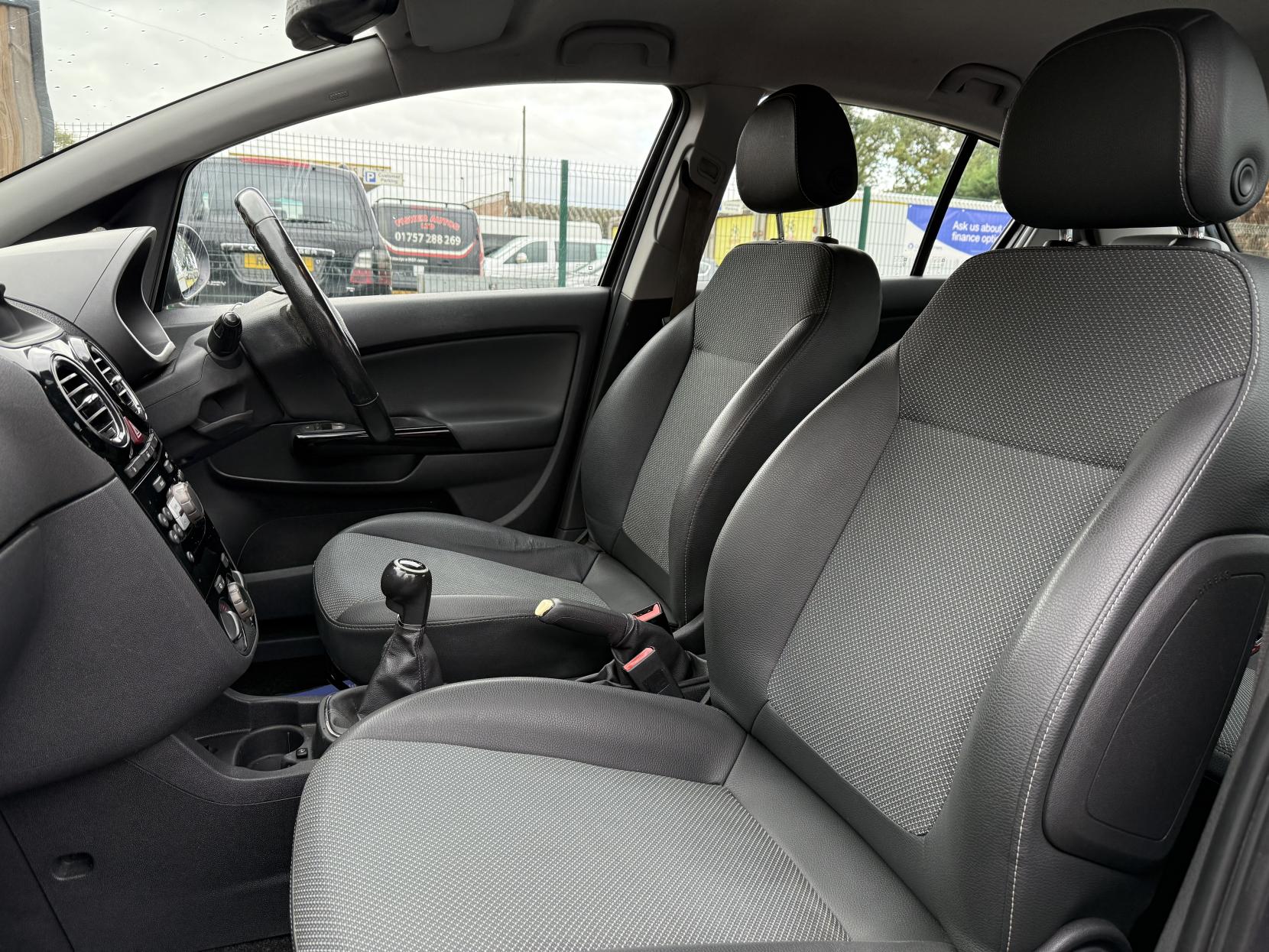 Vauxhall Corsa 1.2i 16v SE Hatchback 5dr Petrol Manual (a/c) (124 g/km, 84 bhp)