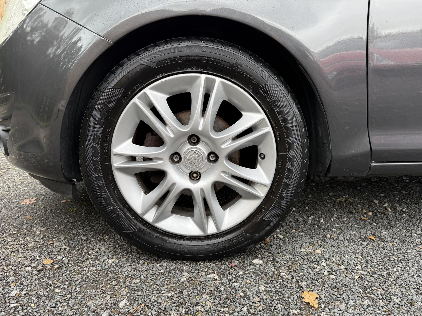 Vauxhall Corsa 1.2i 16v SE Hatchback 5dr Petrol Manual (a/c) (124 g/km, 84 bhp)